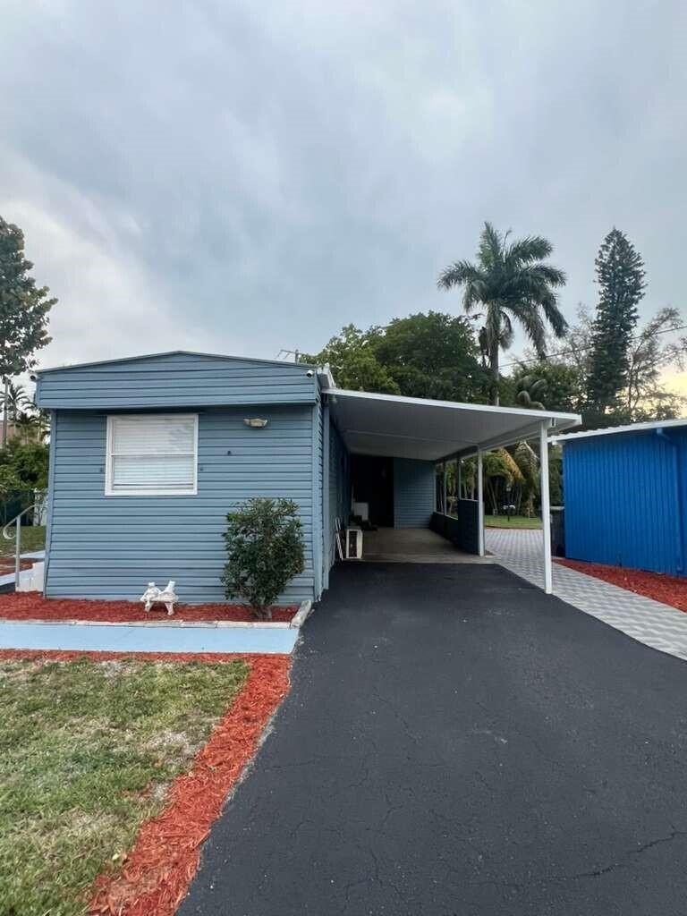 1495 Michelle Drive N 41