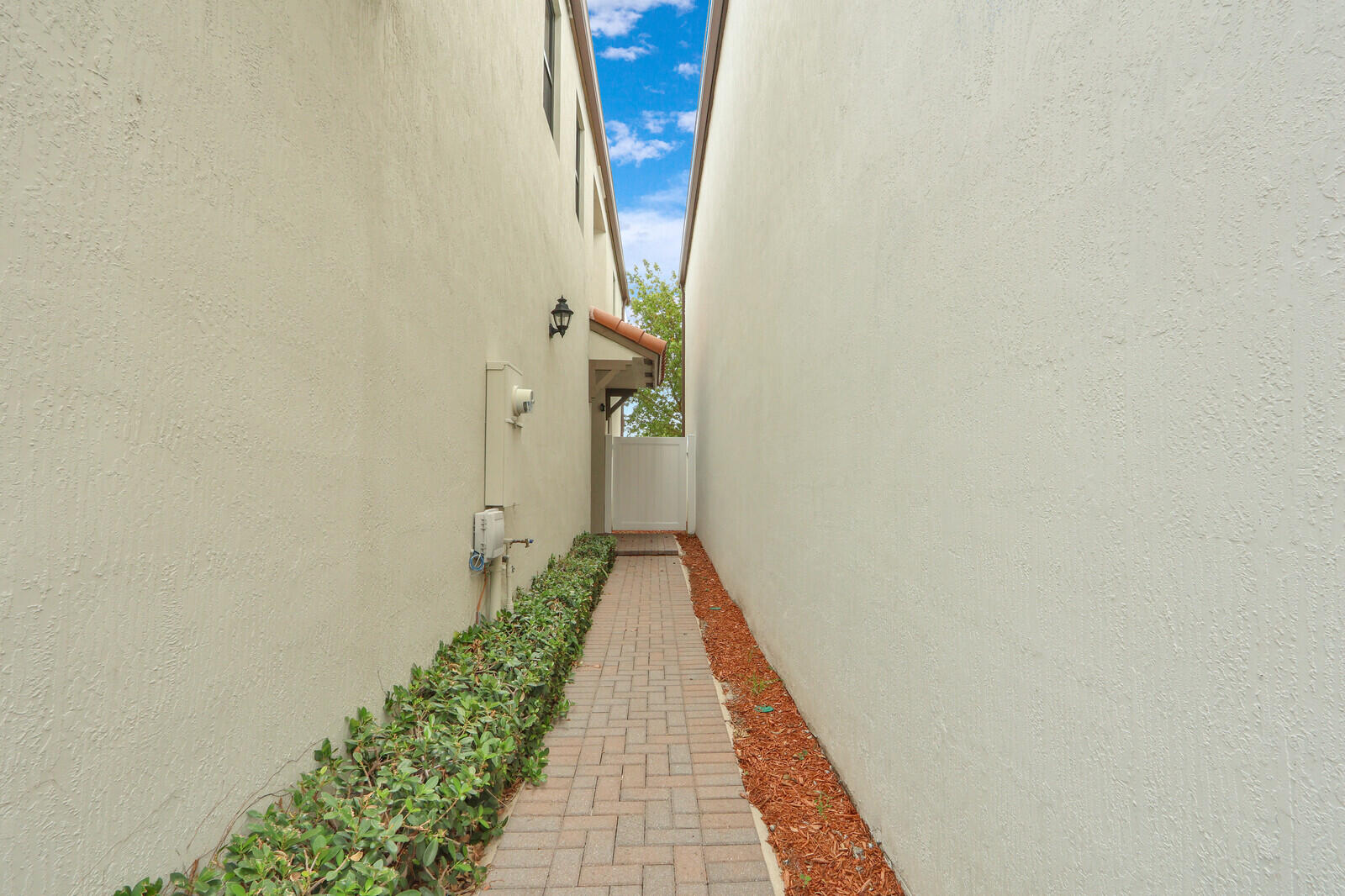 4008 Sequoia Place Property Photo 2