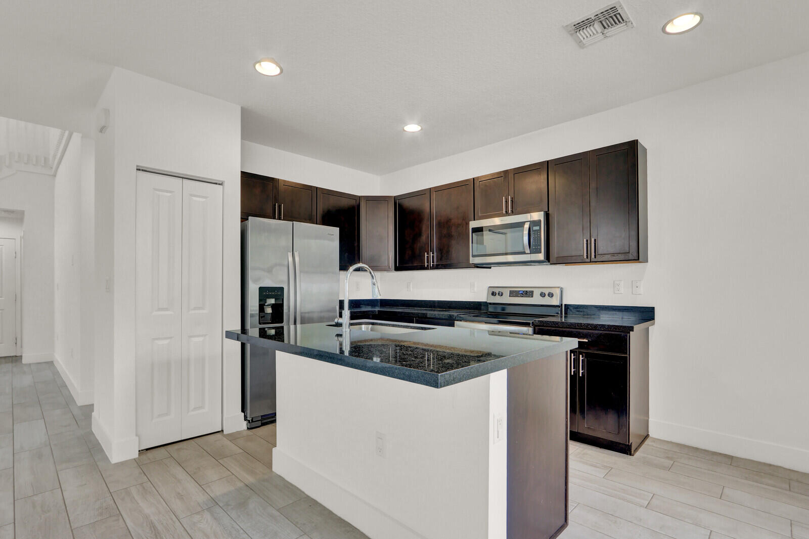 4008 Sequoia Place Property Photo 11