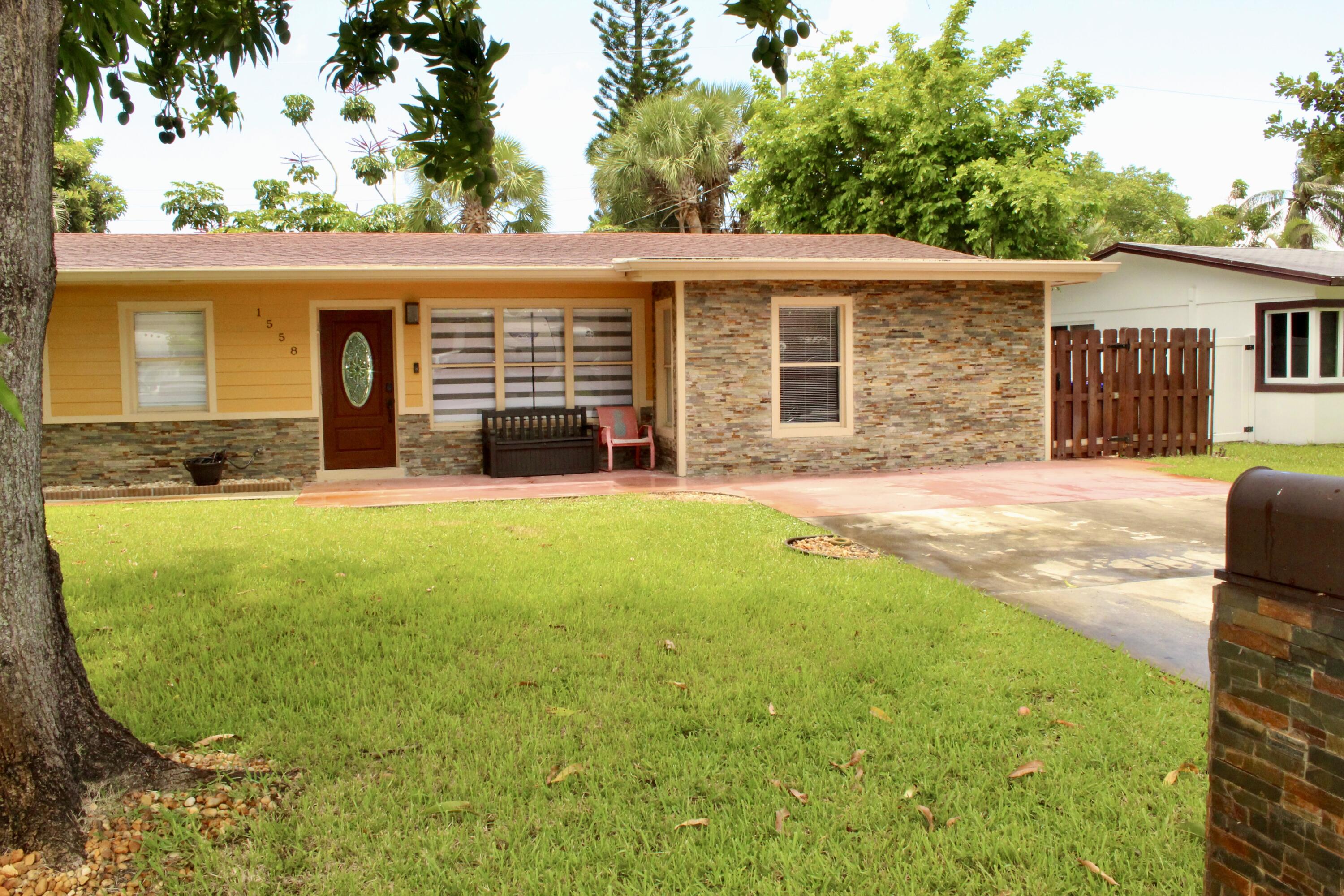 1558 Ne 30th Street Property Photo 1