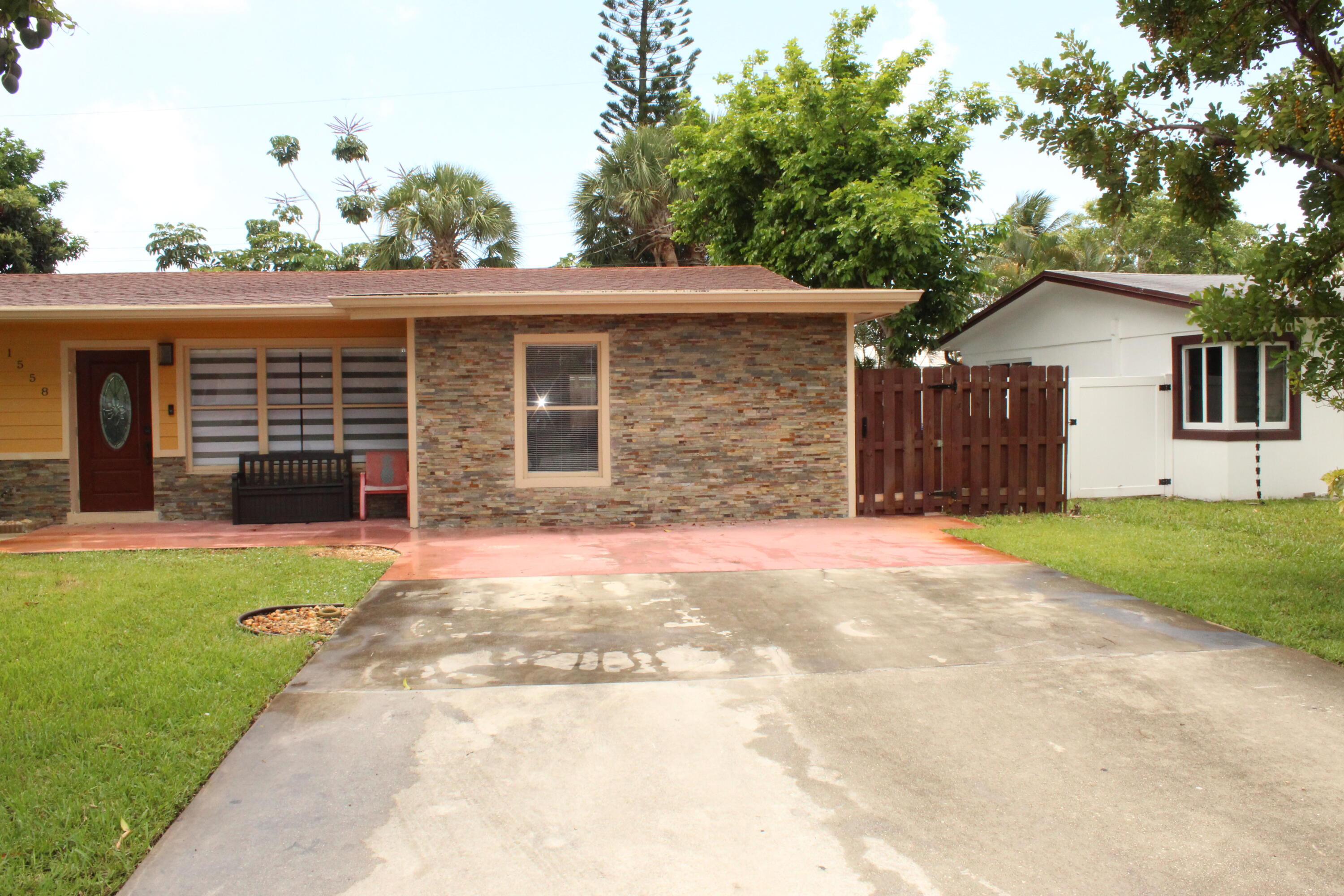 1558 Ne 30th Street Property Photo 5