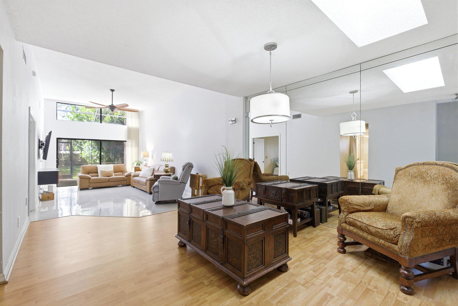 6670 Canary Palm Circle Property Photo 8
