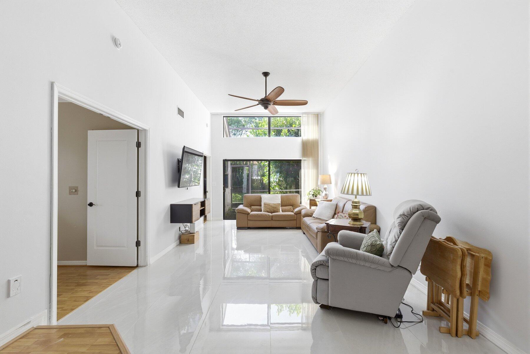 6670 Canary Palm Circle Property Photo 10