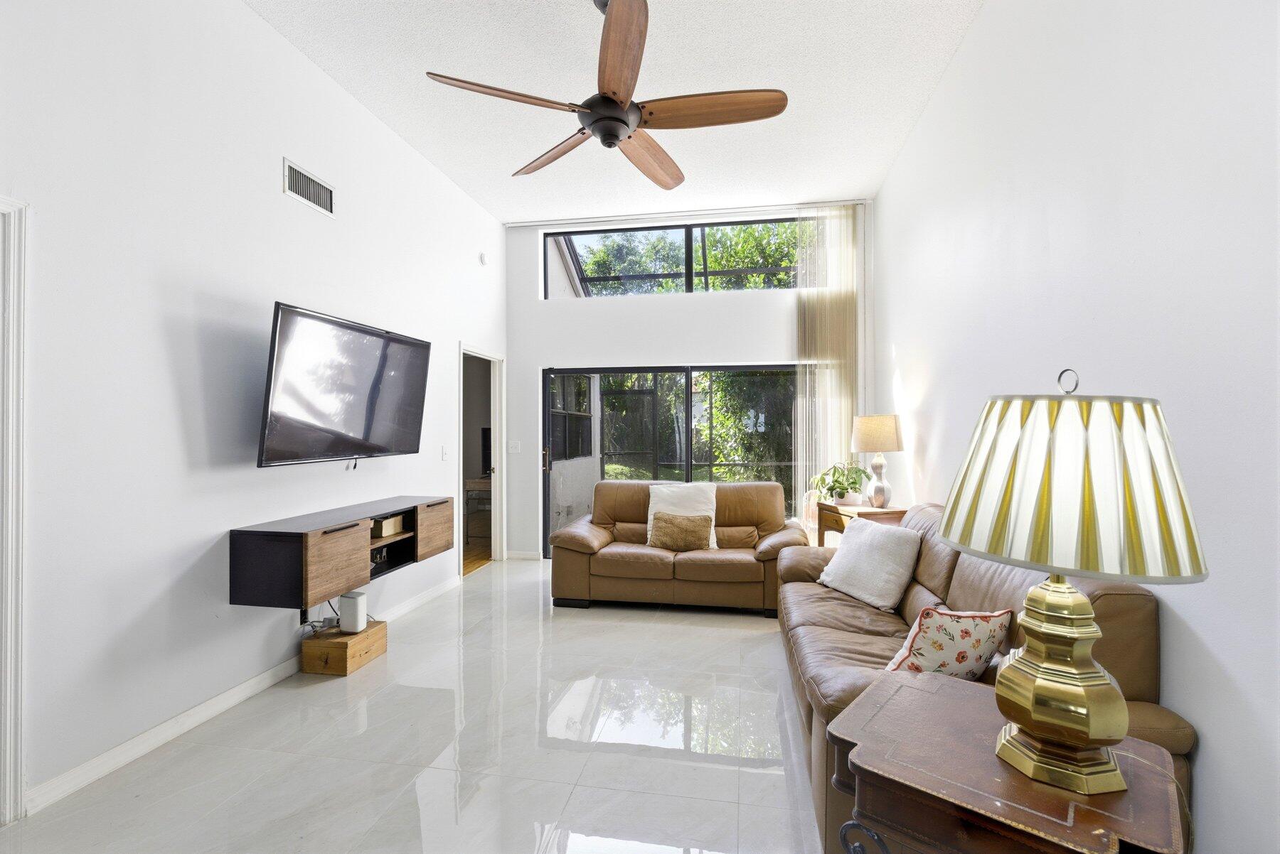 6670 Canary Palm Circle Property Photo 11