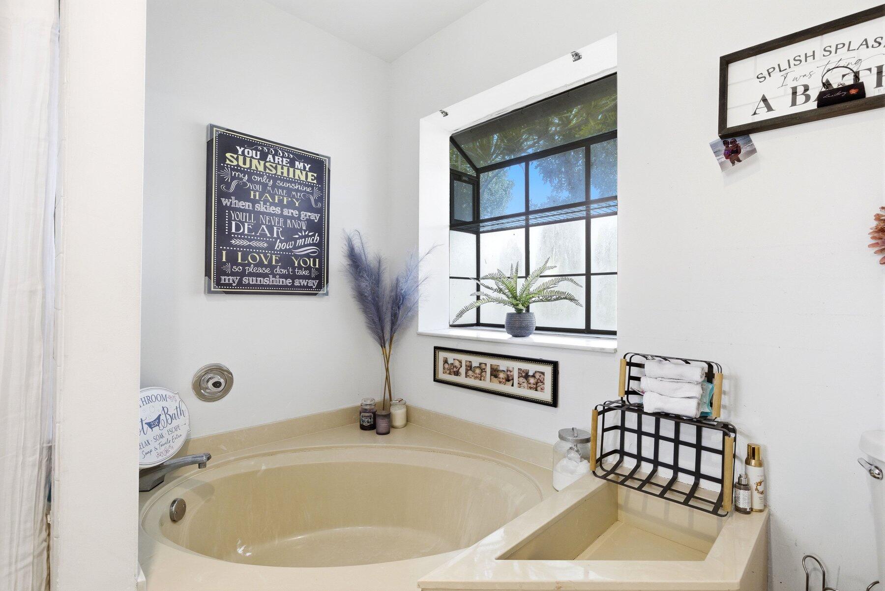 6670 Canary Palm Circle Property Photo 16
