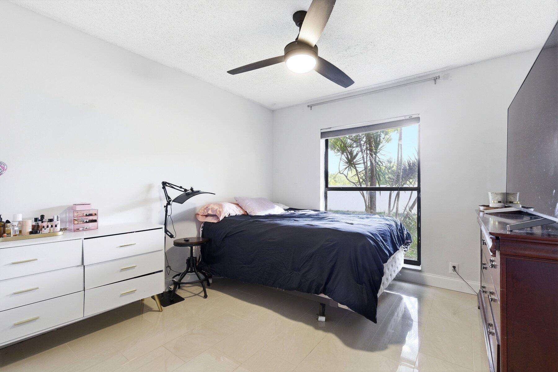 6670 Canary Palm Circle Property Photo 17