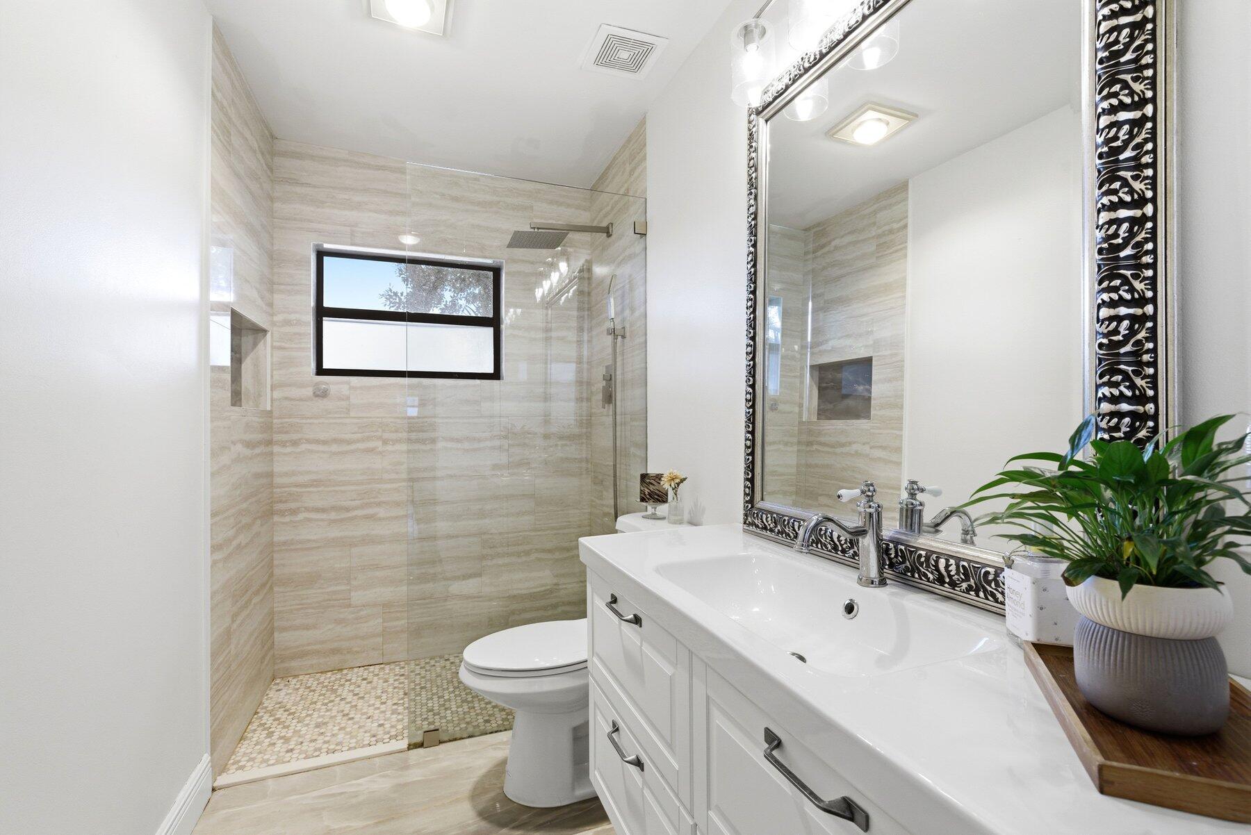 6670 Canary Palm Circle Property Photo 18