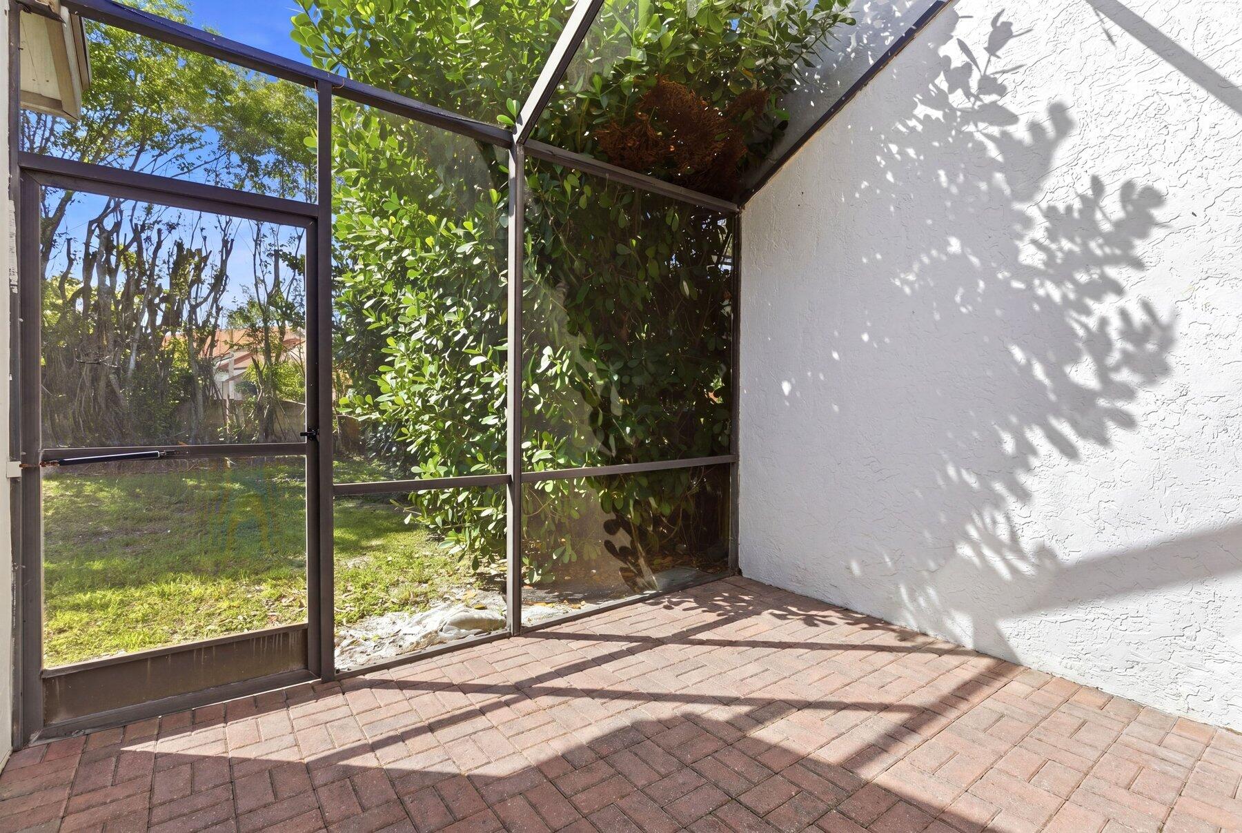 6670 Canary Palm Circle Property Photo 21
