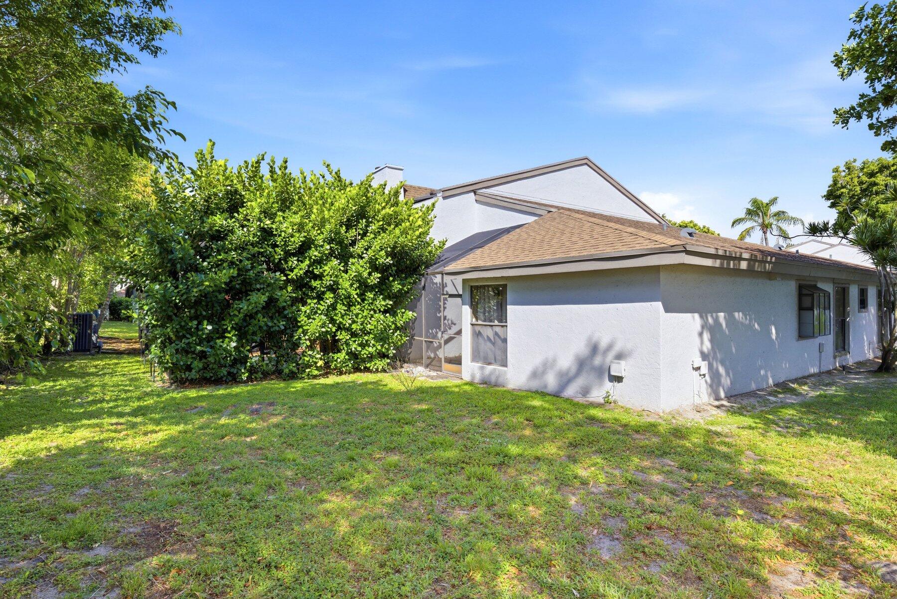 6670 Canary Palm Circle Property Photo 23