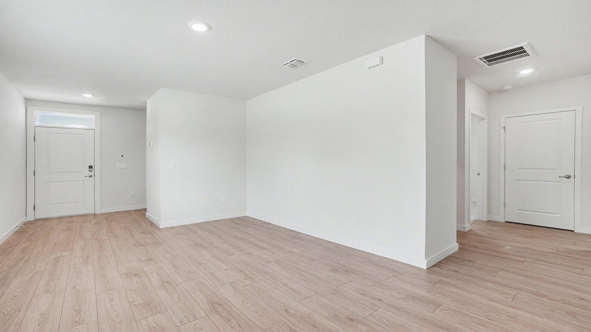 9597 Venetian Square Property Photo 2