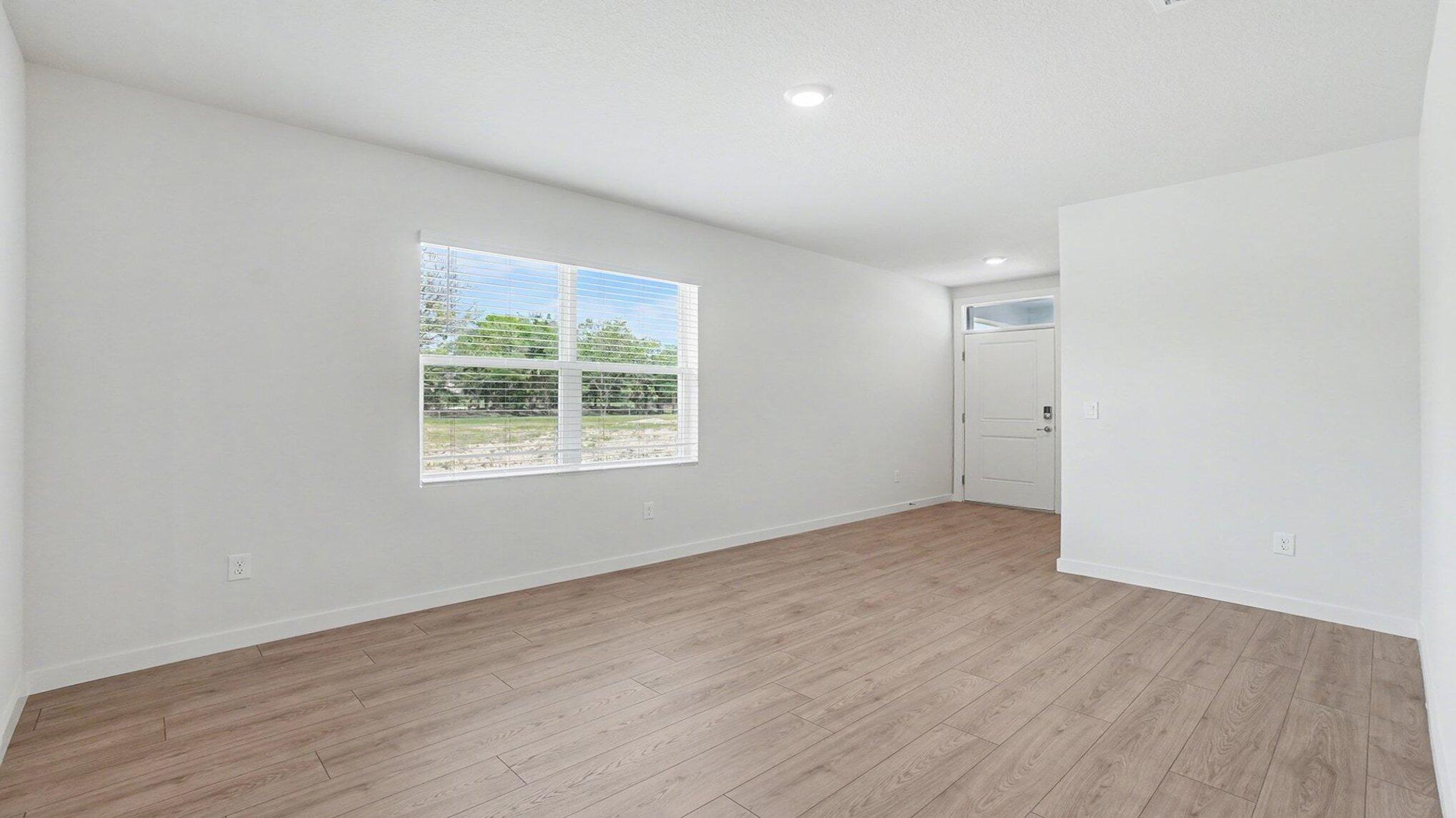 9597 Venetian Square Property Photo 3