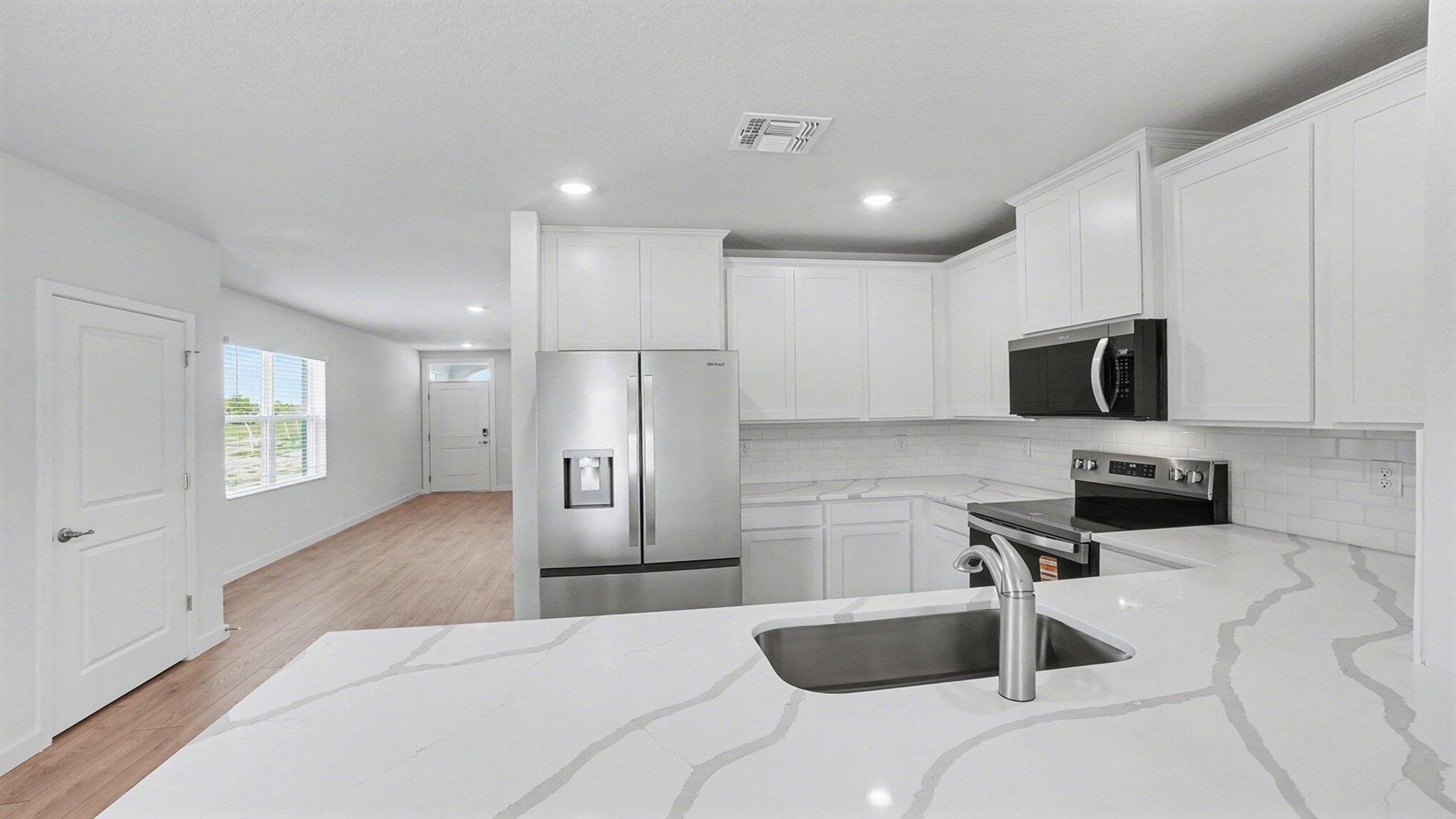9597 Venetian Square Property Photo 8