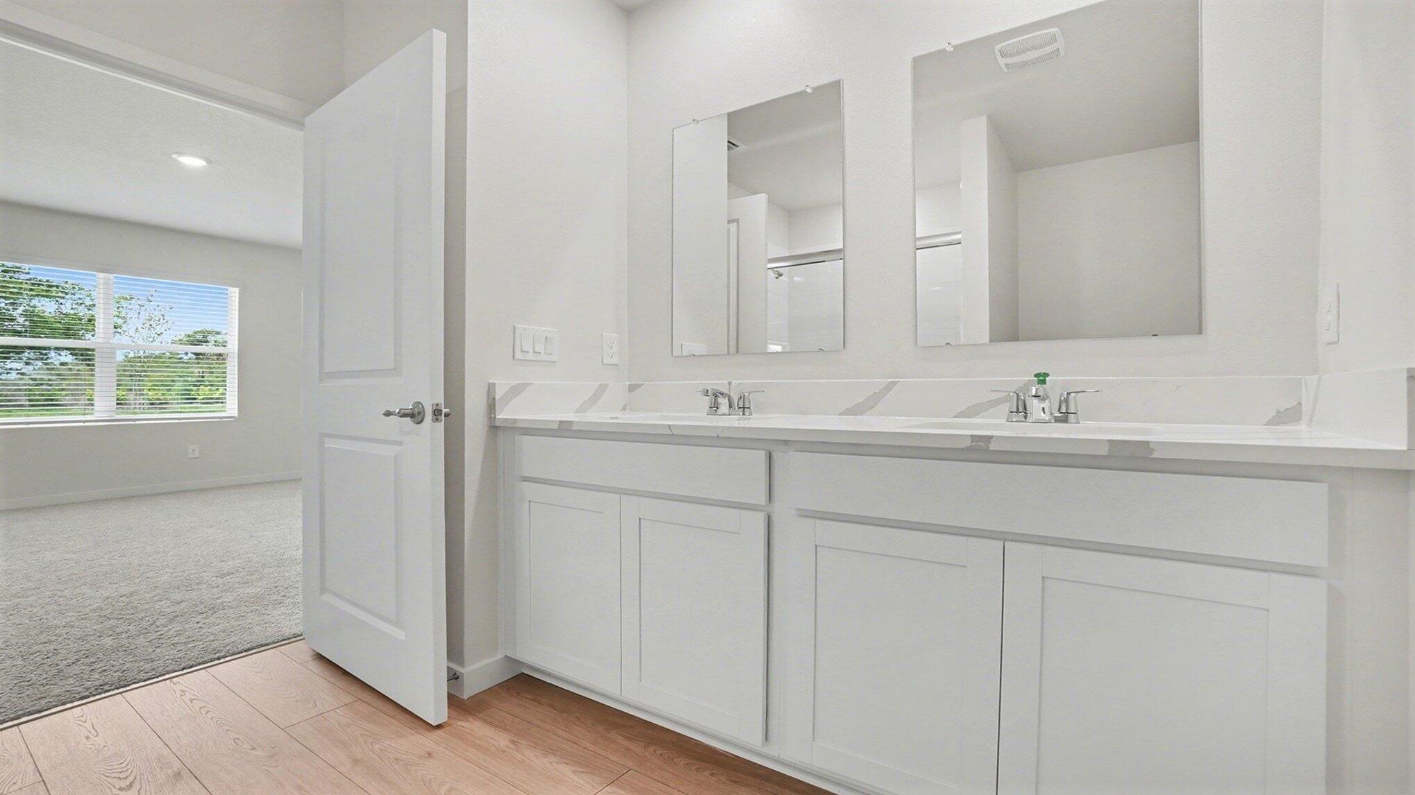 9597 Venetian Square Property Photo 20