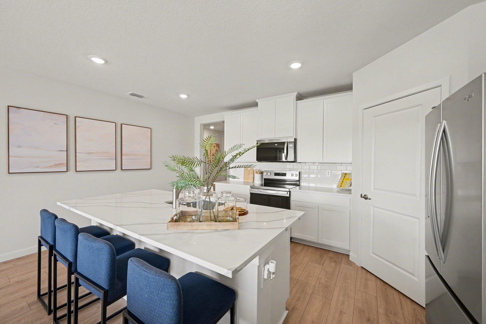 9069 Venetian Square Property Photo 4