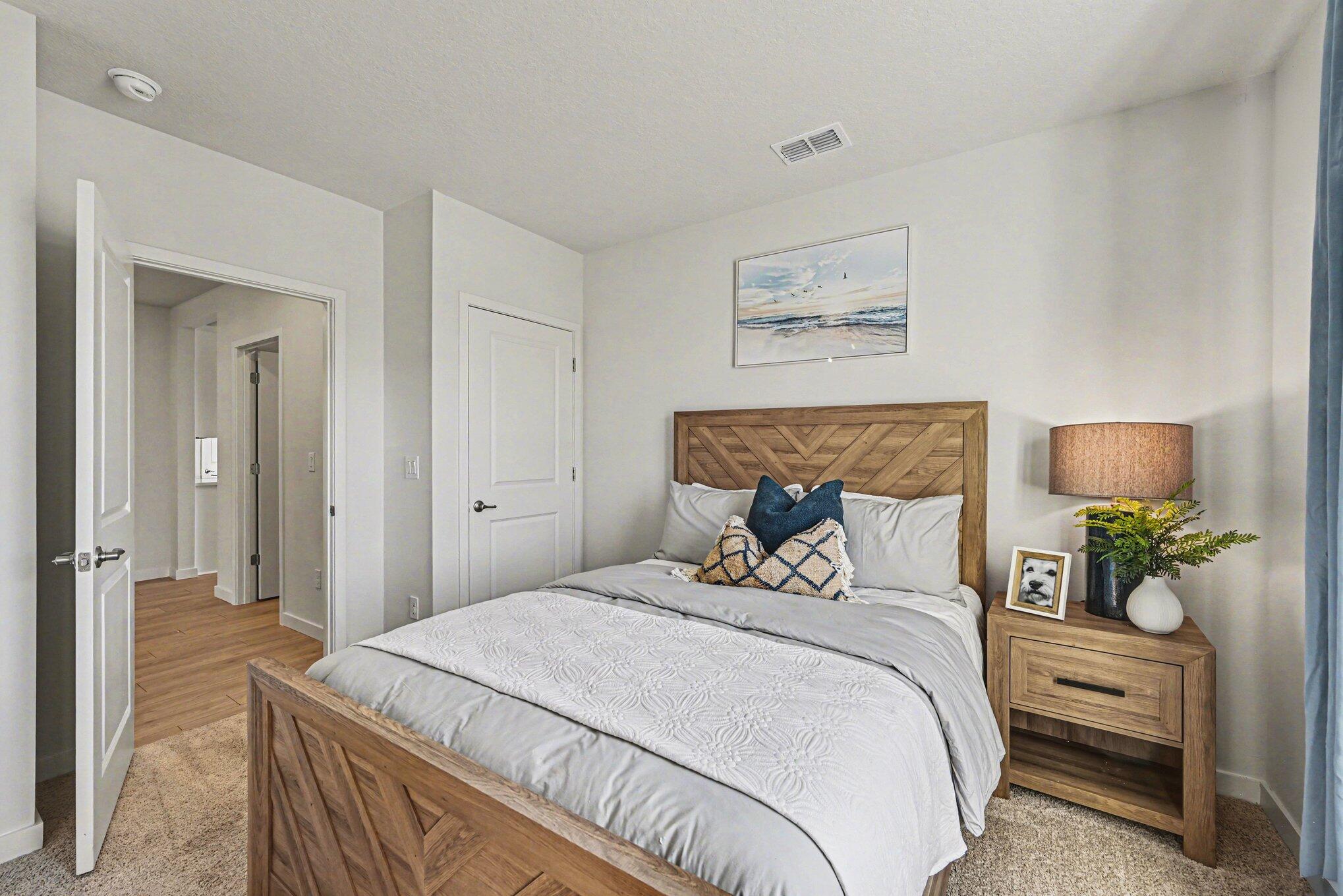 9069 Venetian Square Property Photo 16