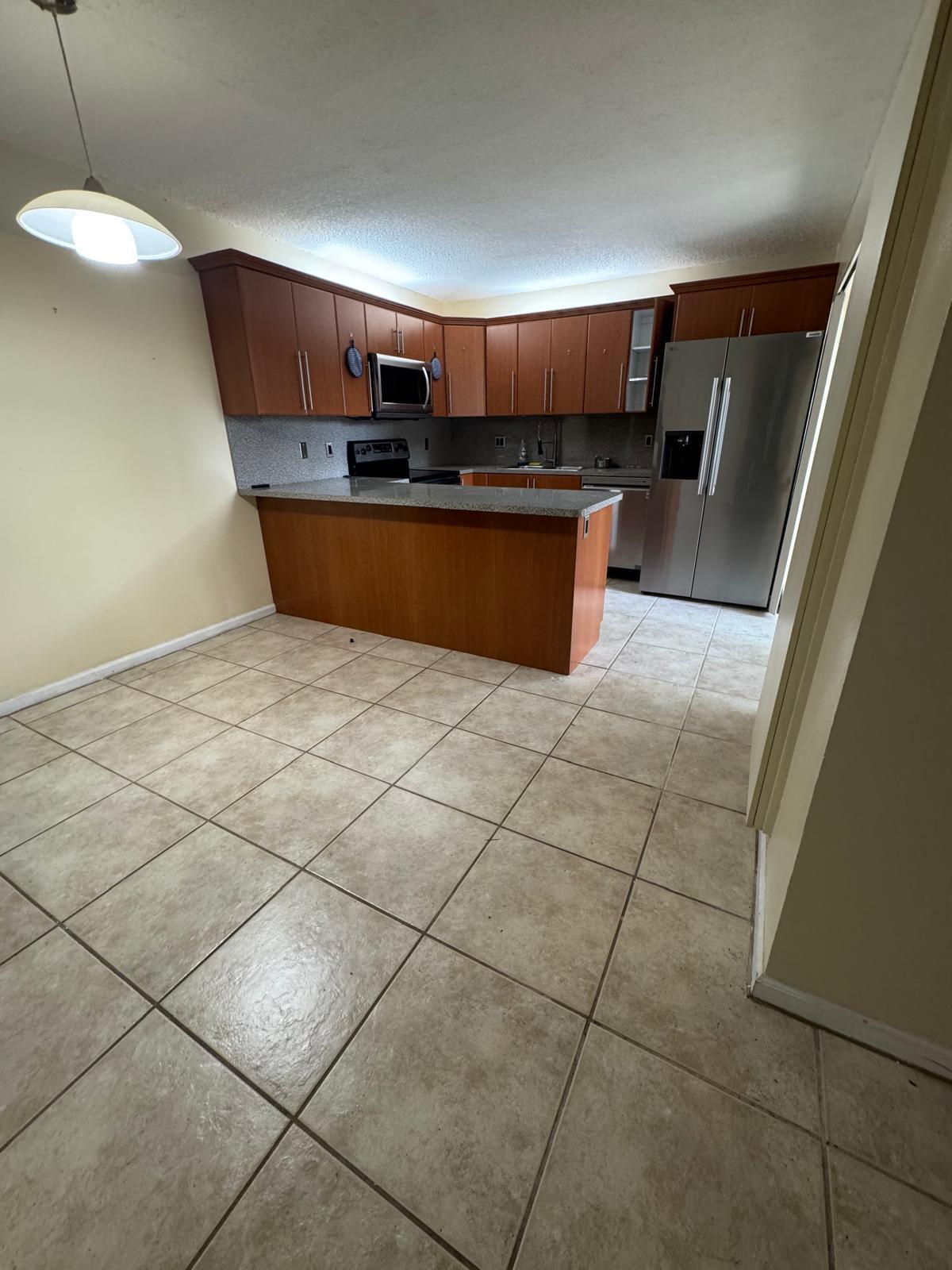 730 Nw 98th Circle Property Photo 3