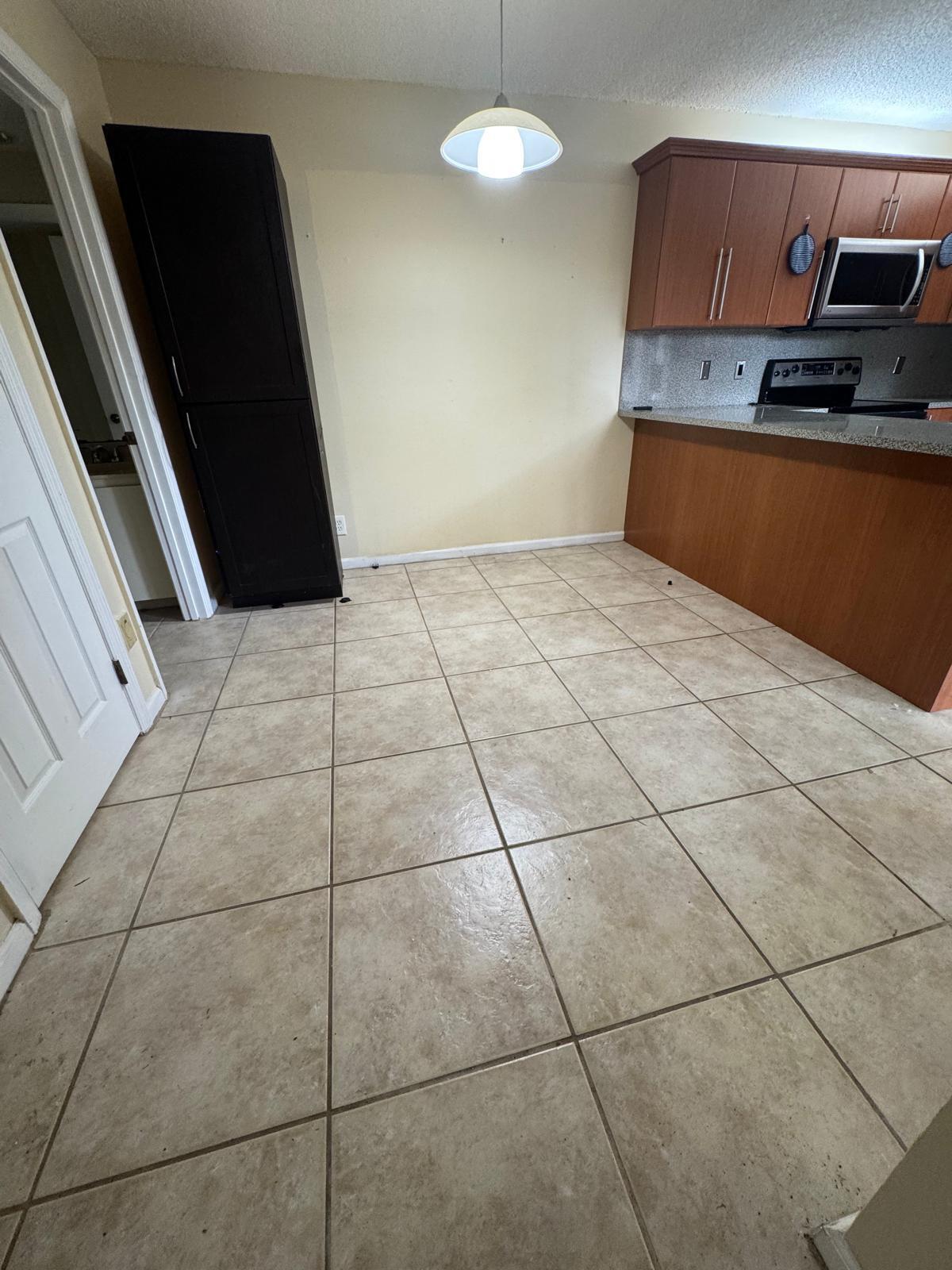 730 Nw 98th Circle Property Photo 4