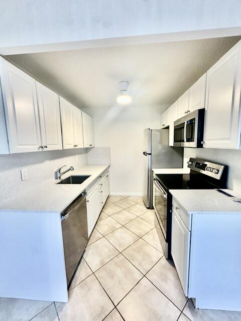 1047 Exeter C Property Photo 3