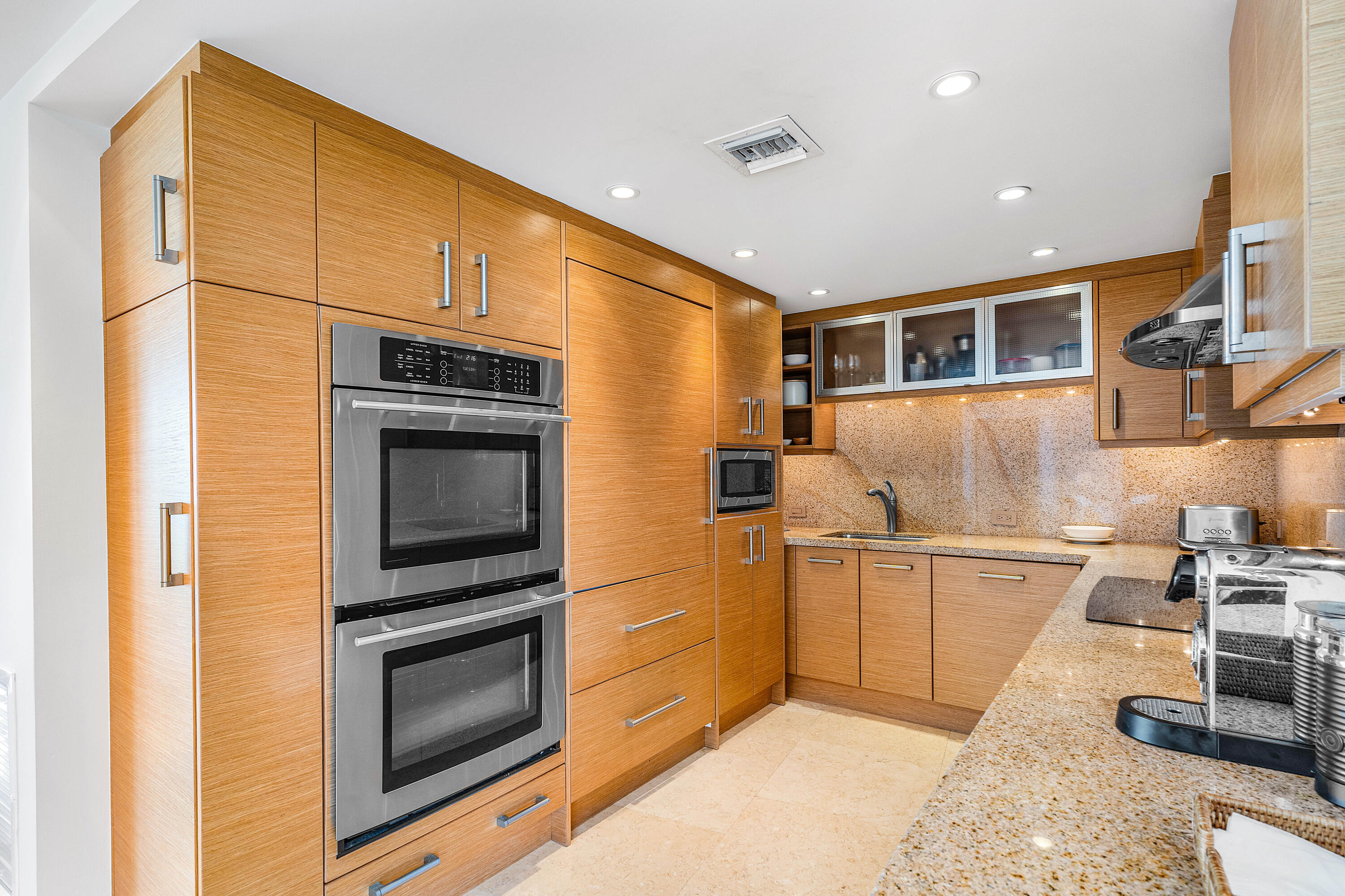 2780 S Ocean Boulevard 401 Property Photo 10