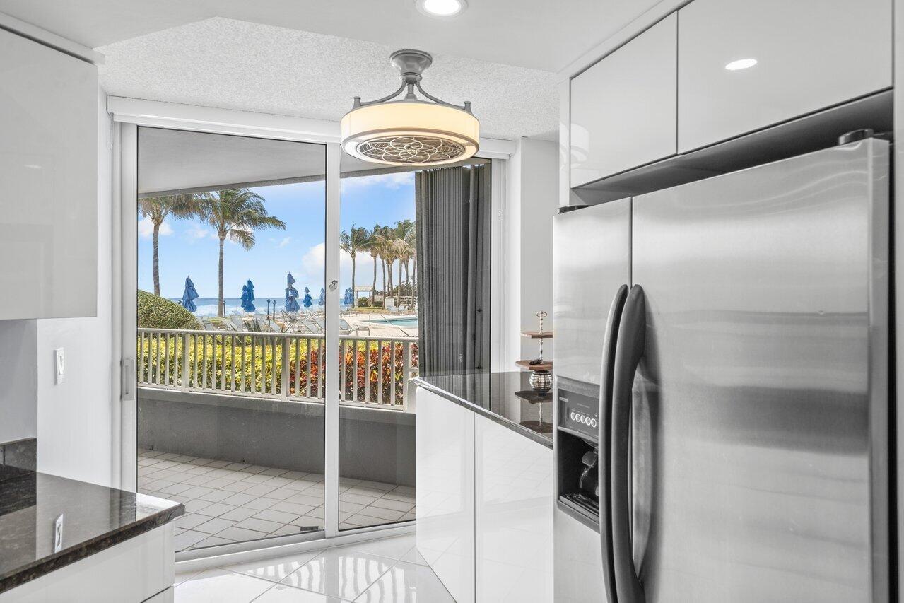 5200 N Ocean Drive 102 Property Photo 15