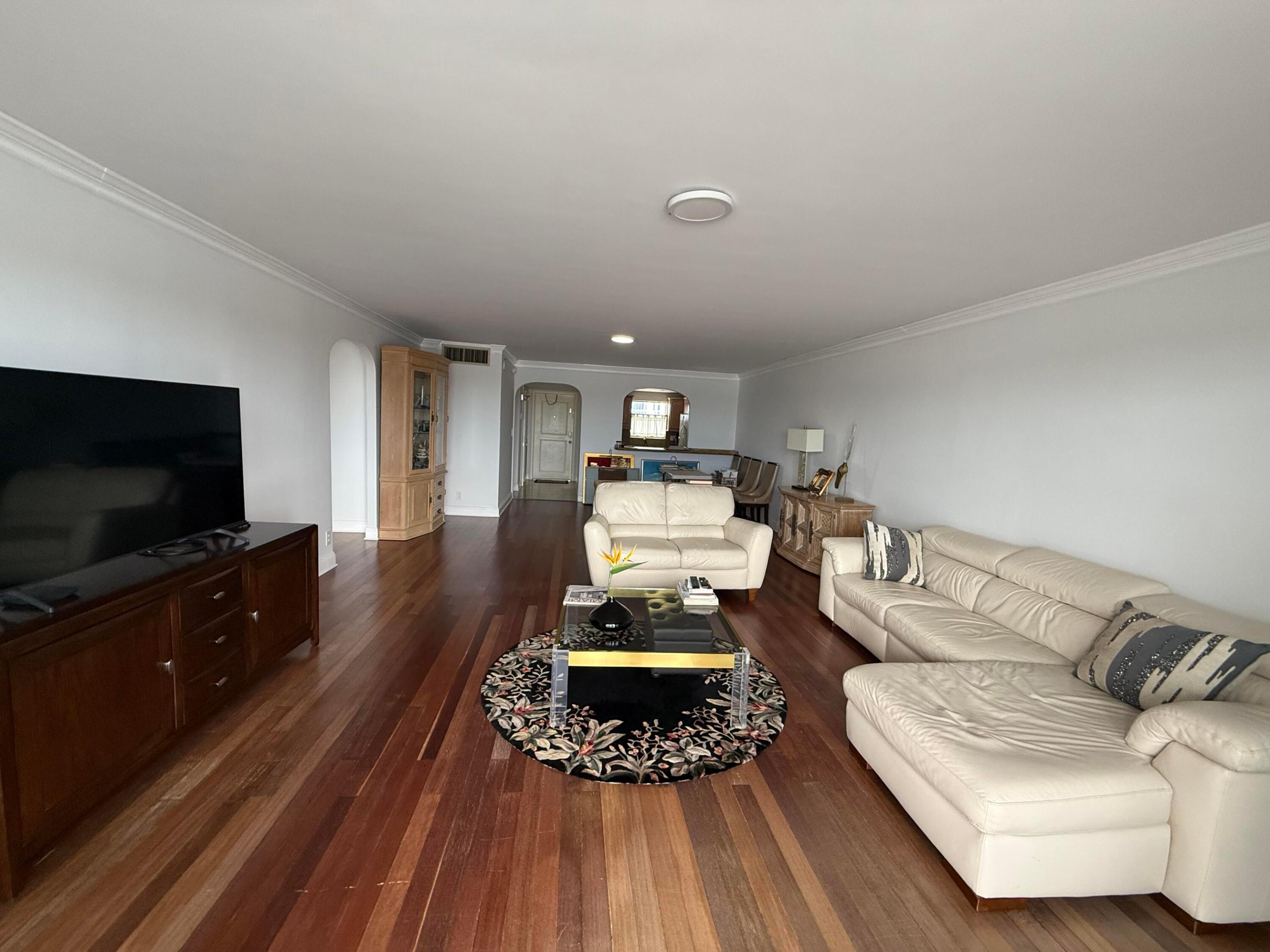 511 Bayshore Drive 405 Property Photo 2