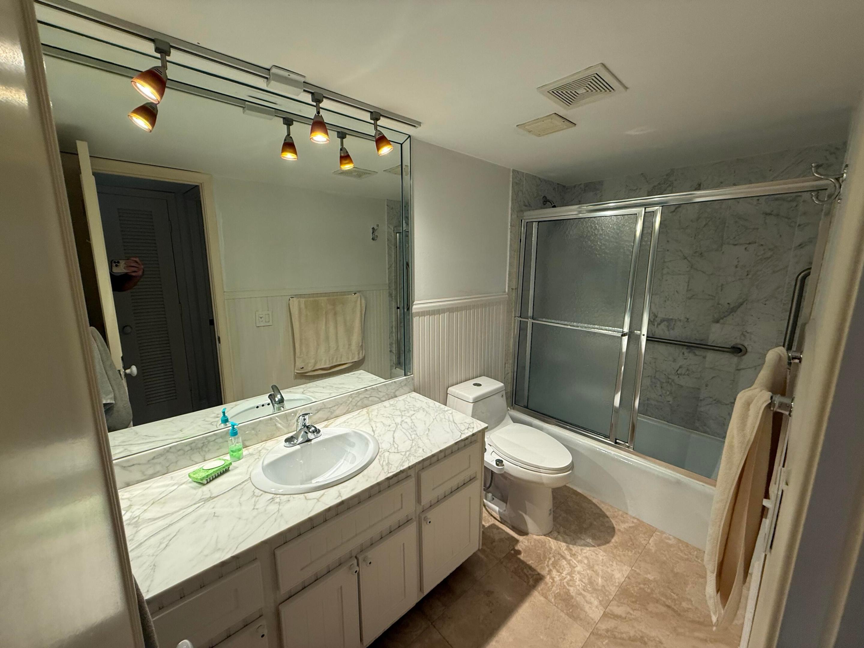 511 Bayshore Drive 405 Property Photo 6