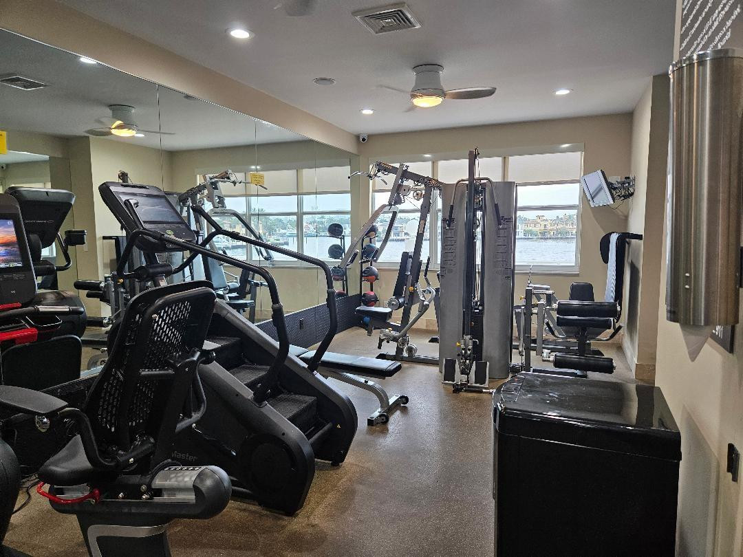 511 Bayshore Drive 405 Property Photo 12