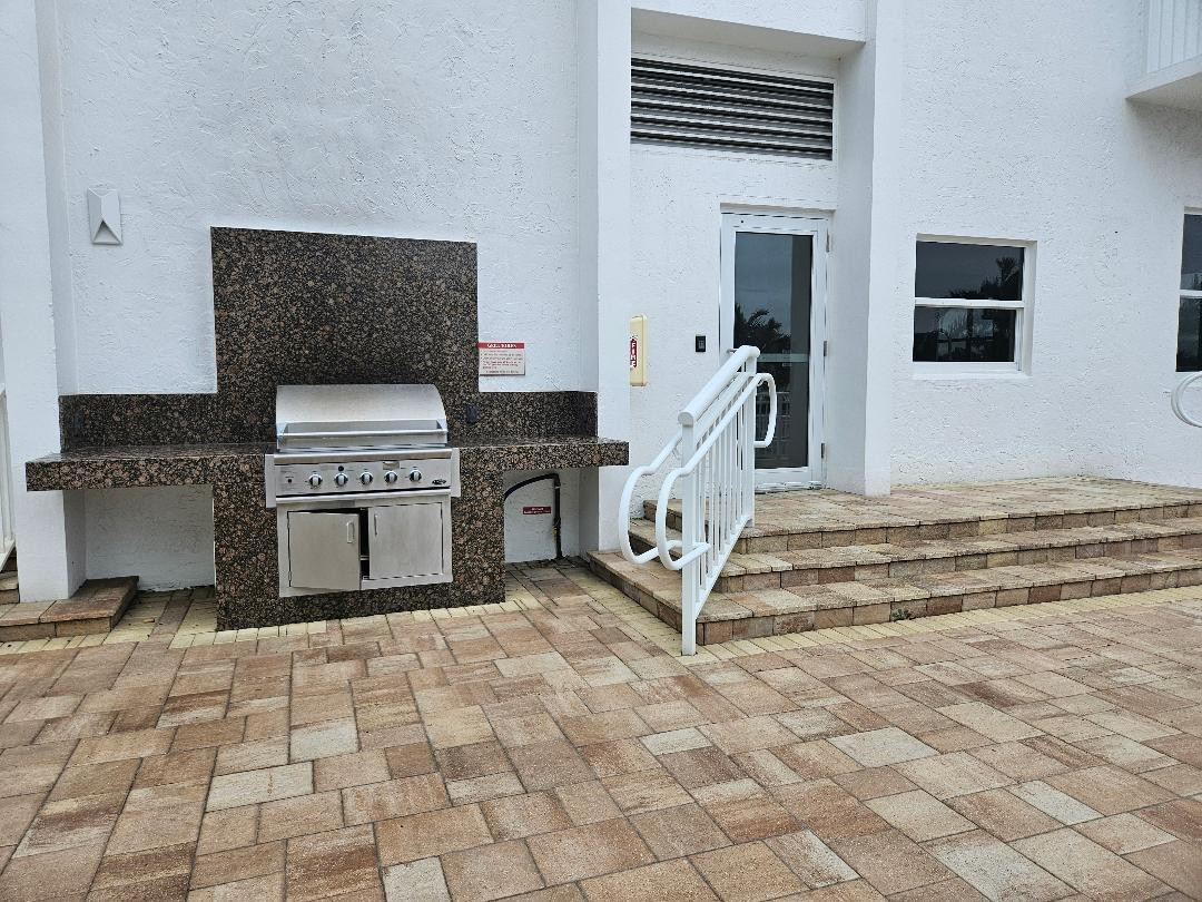511 Bayshore Drive 405 Property Photo 13