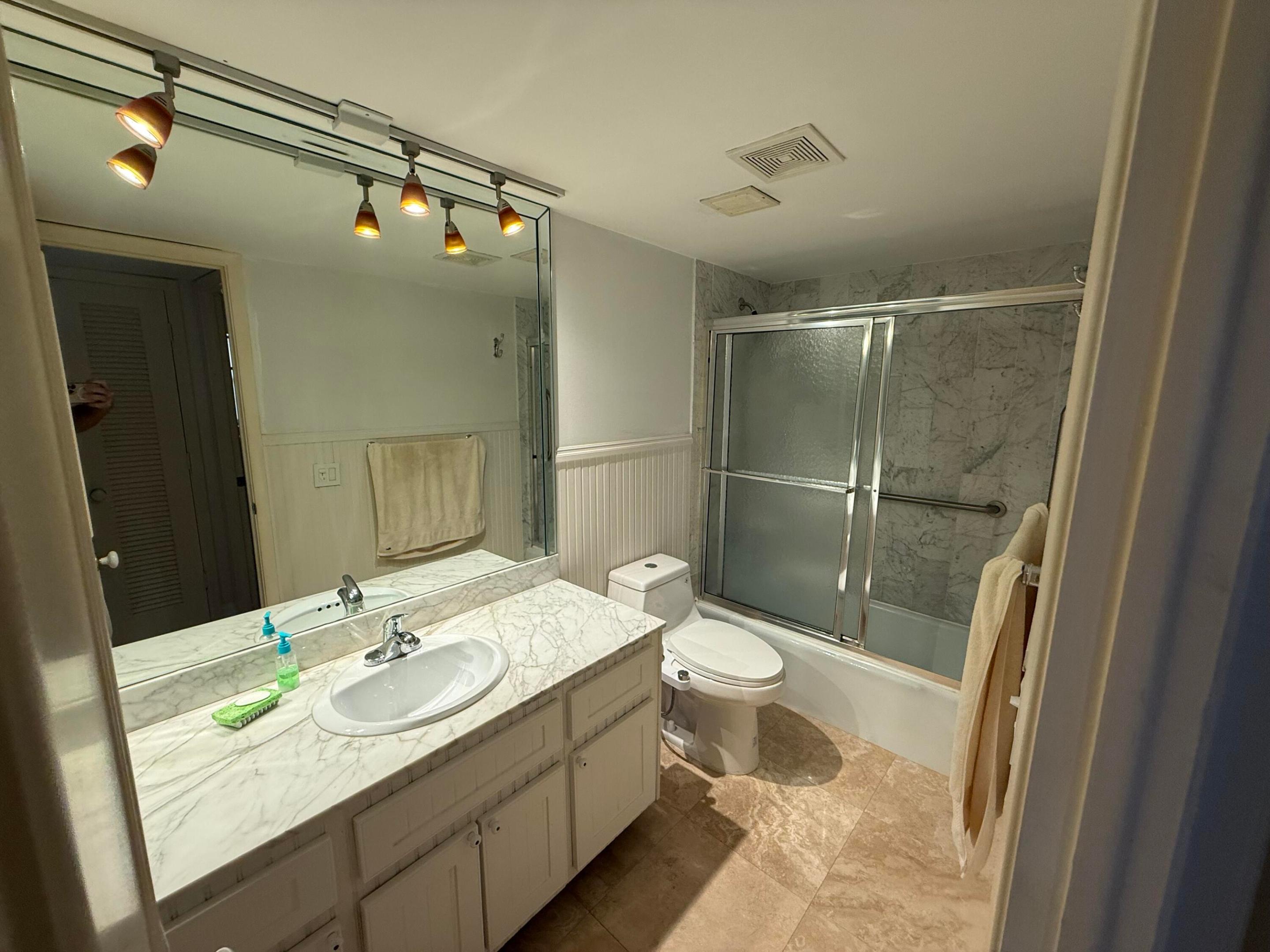 511 Bayshore Drive 405 Property Photo 18