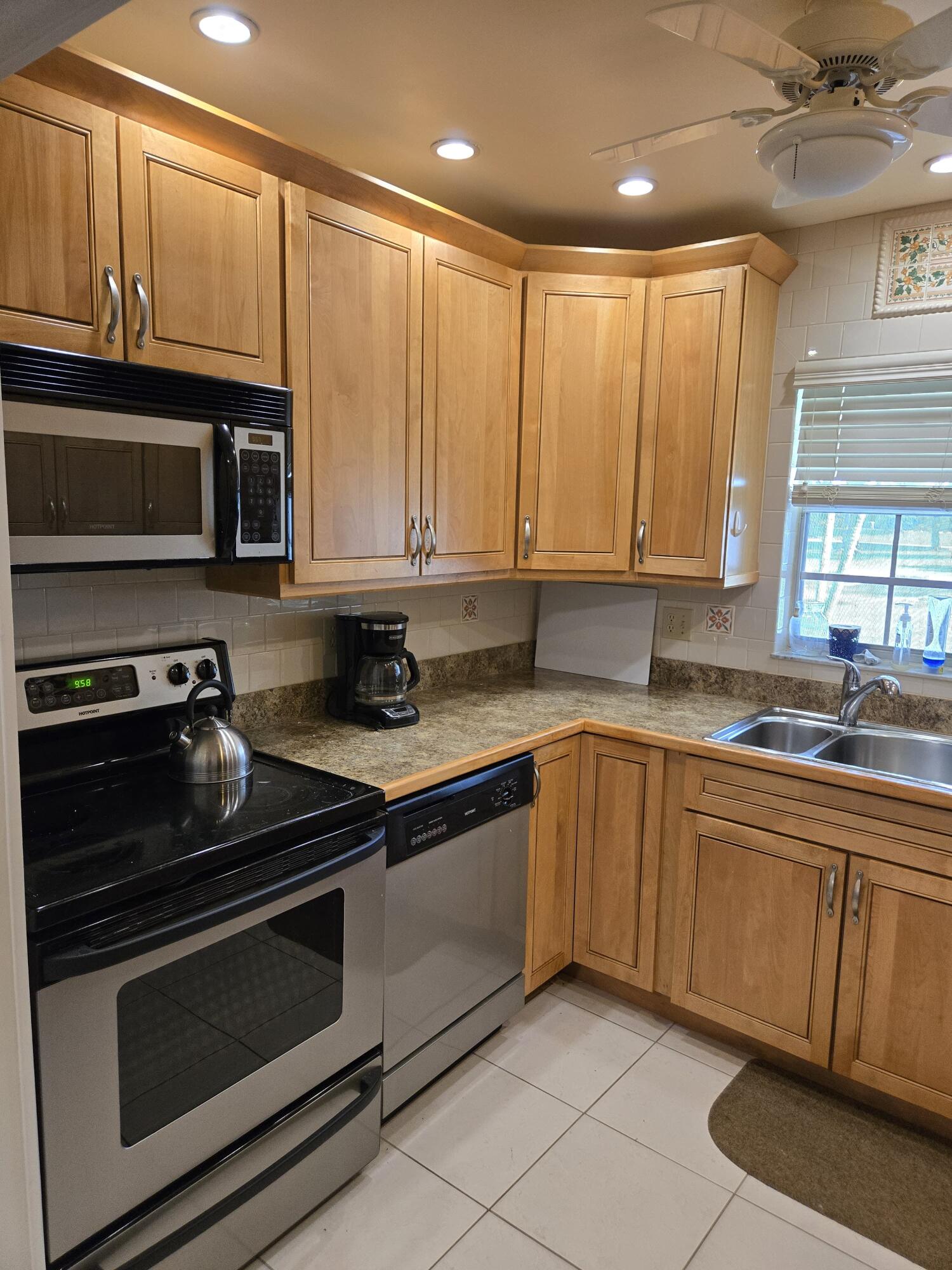 5126 Lakefront Boulevard D Property Photo 9