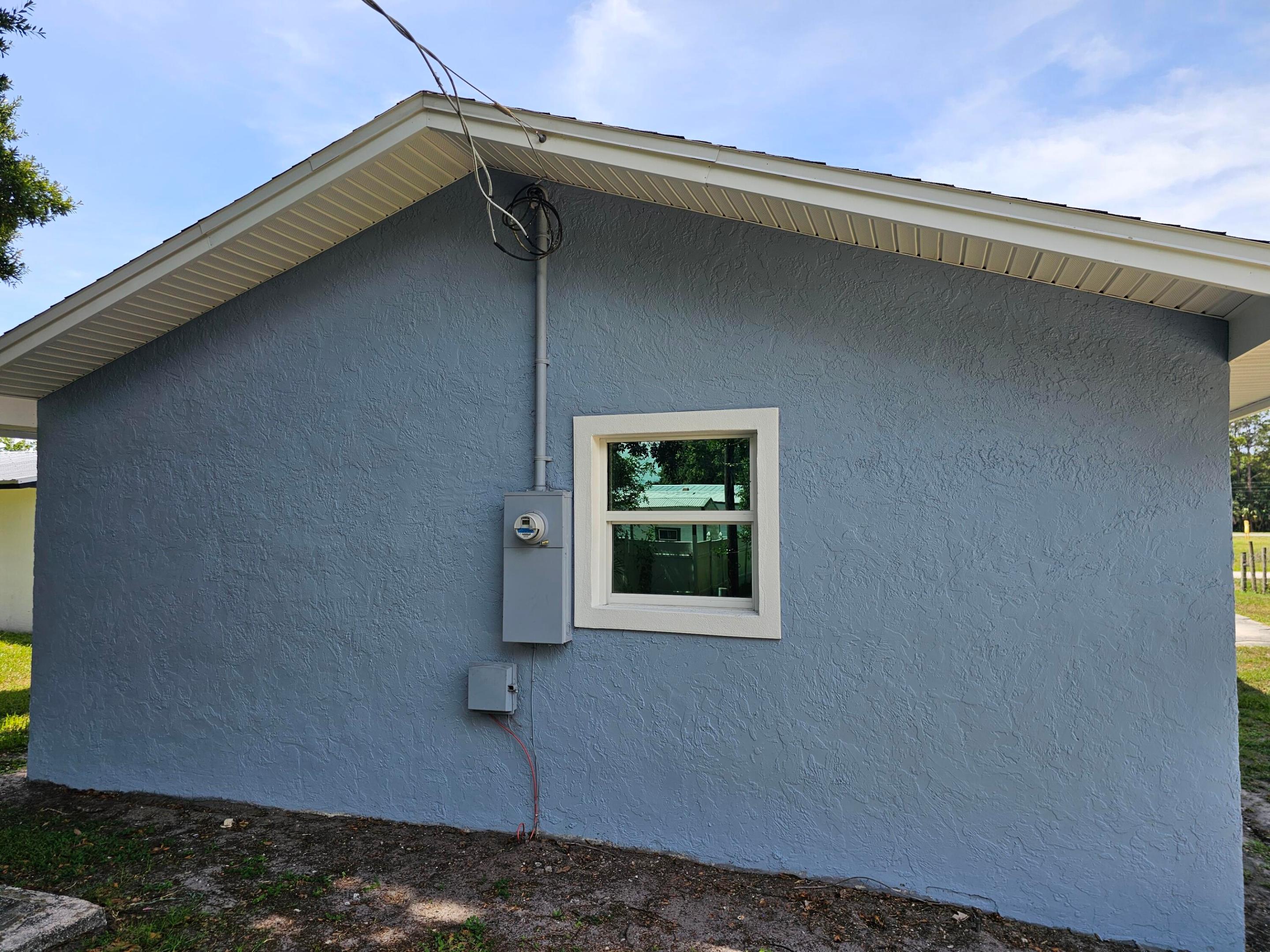 1749 Ne 2nd Street Property Photo 4