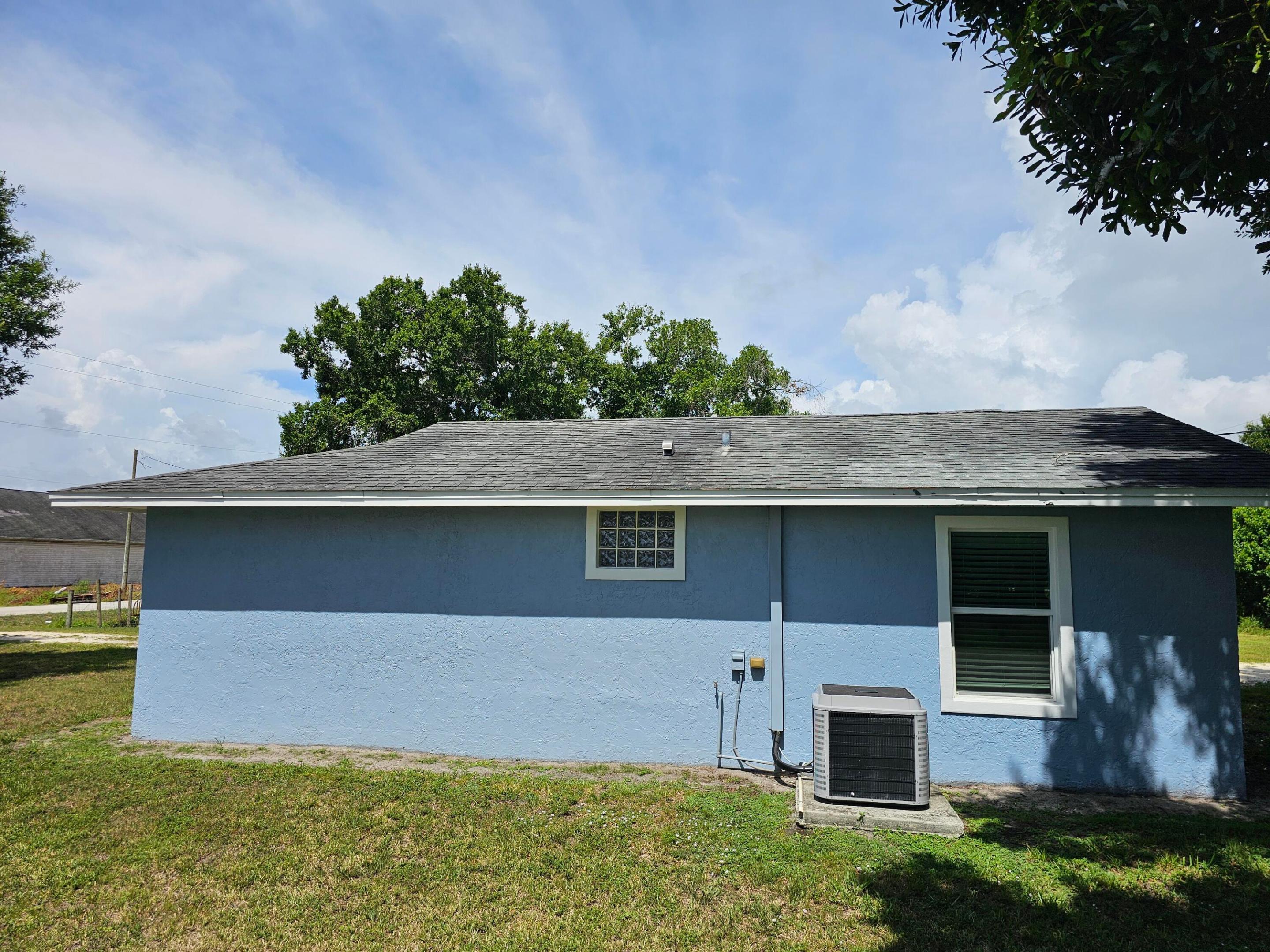 1749 Ne 2nd Street Property Photo 5