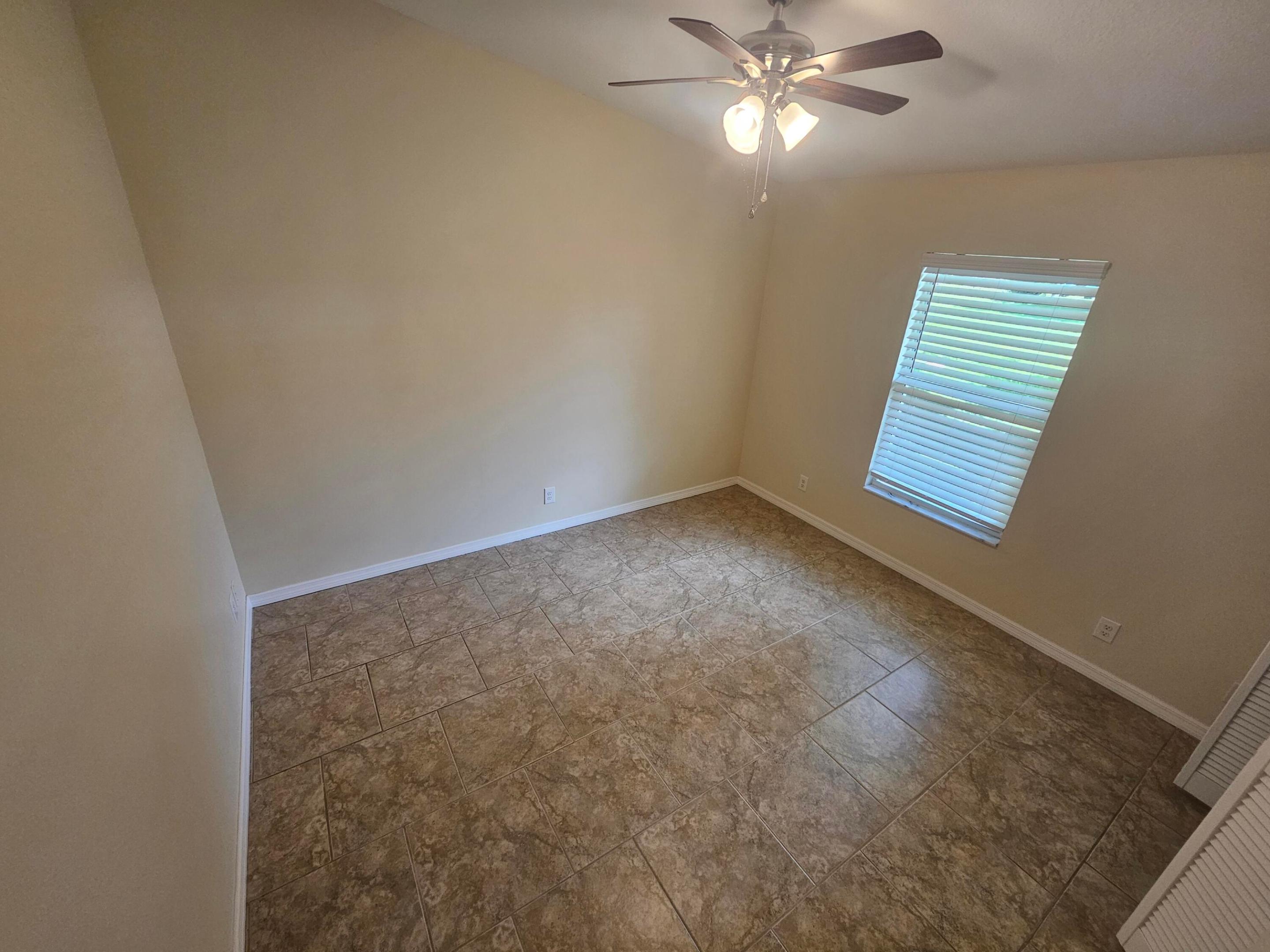 1749 Ne 2nd Street Property Photo 12