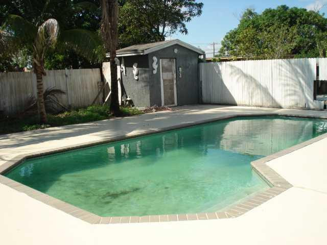 1880 Nw 8th Street Property Photo 4