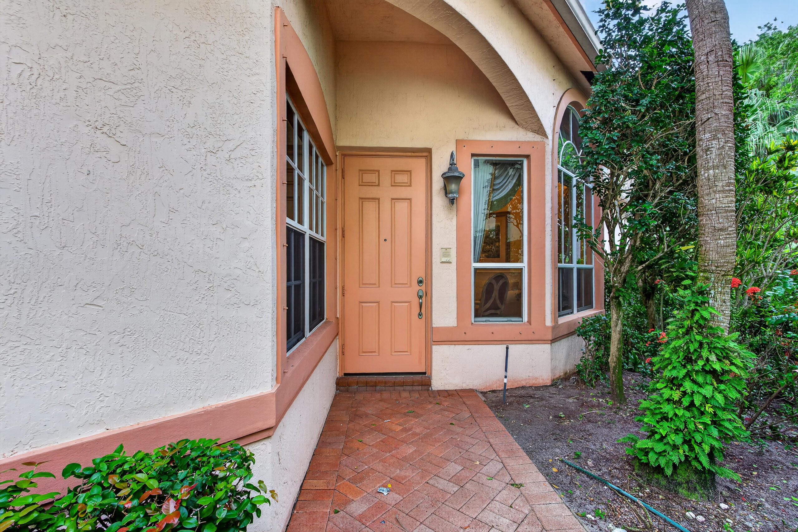 4889 N Classical Boulevard Property Photo 6