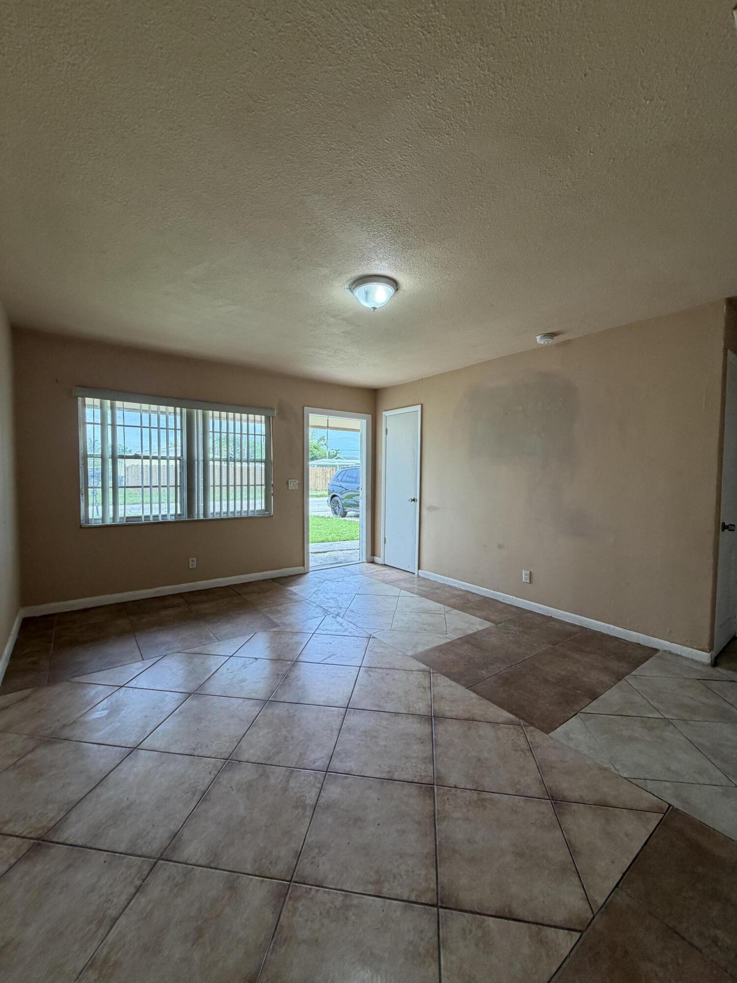 3243 Grove Road Property Photo 4