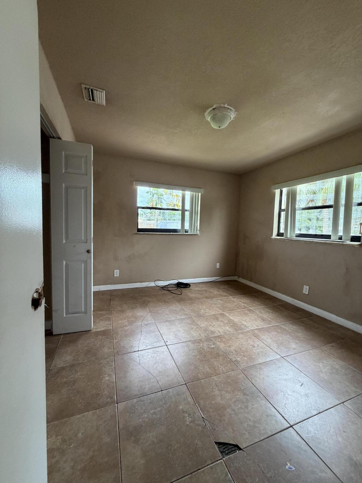 3243 Grove Road Property Photo 17