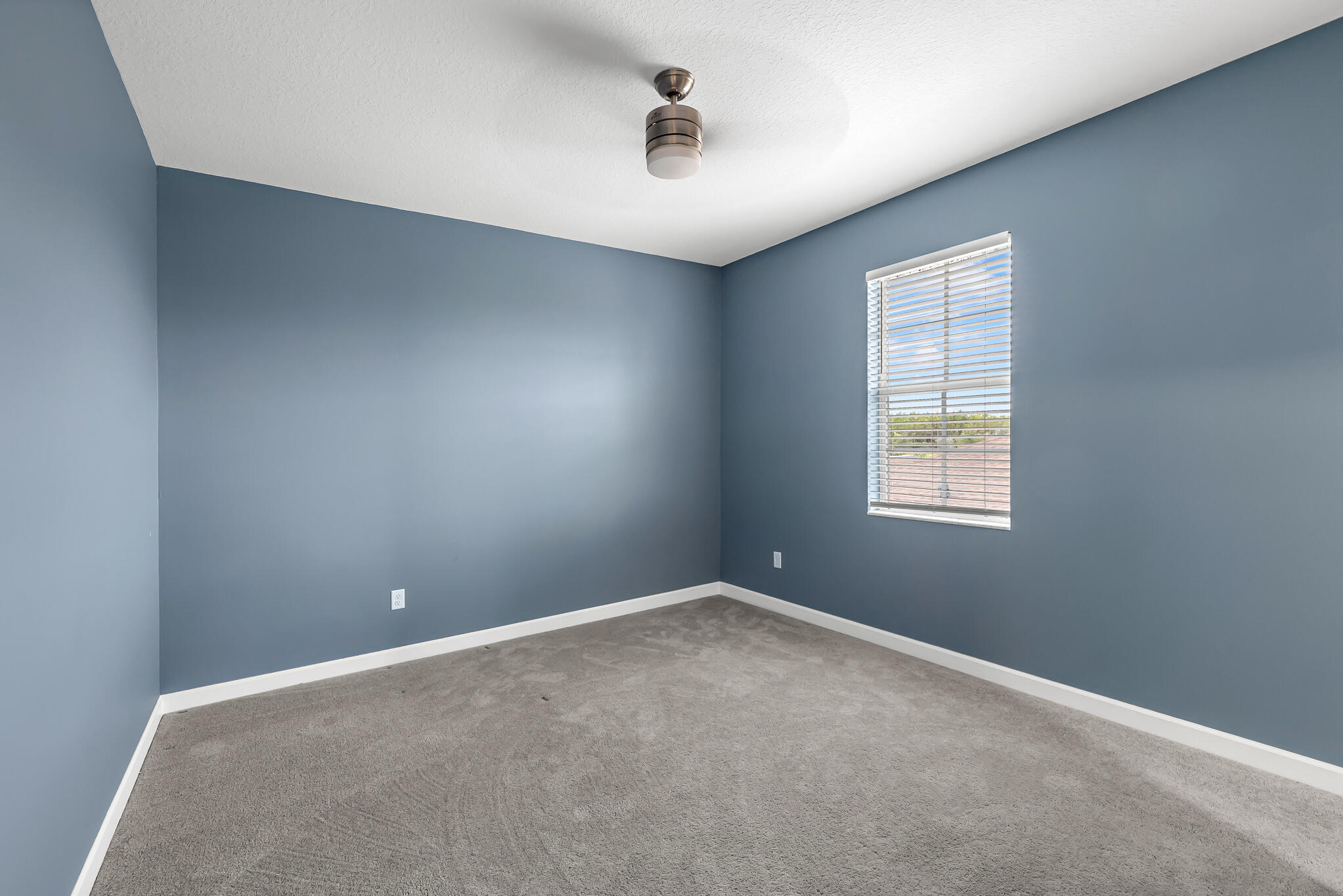 686 Hookline Circle Property Photo 34