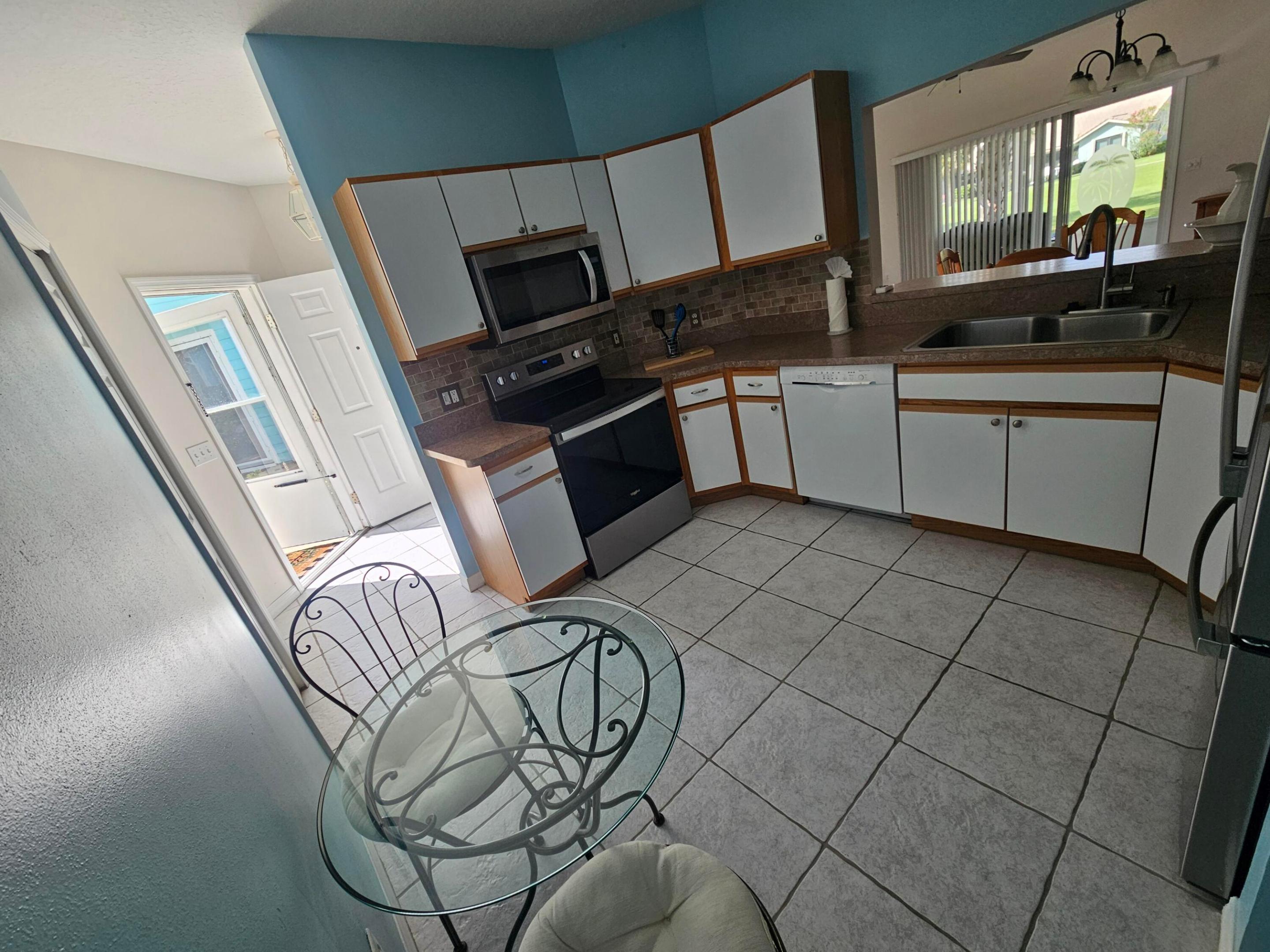 4011 Gator Trace Road Property Photo 6