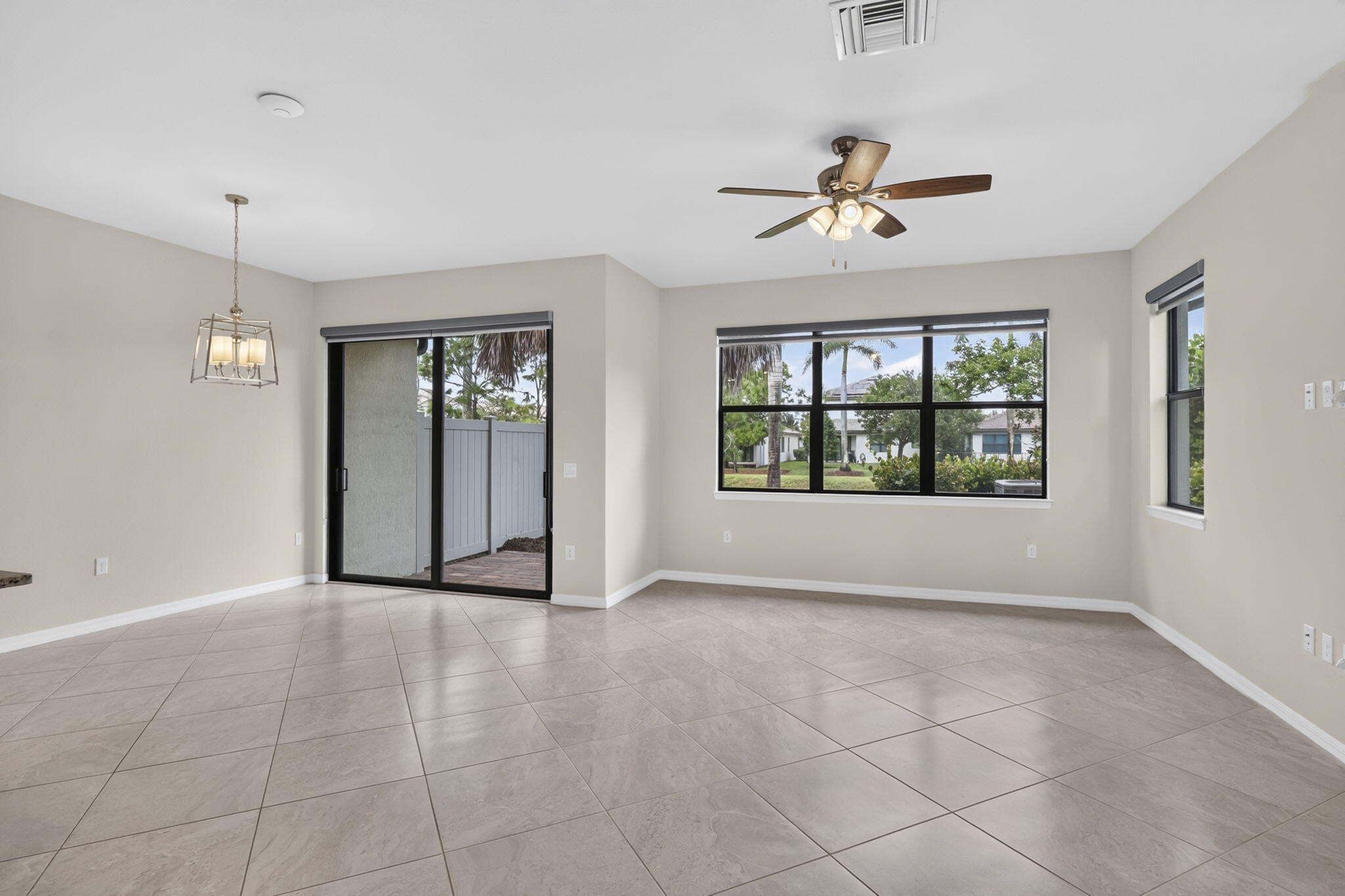 8347 Cadre Noir Road Property Photo 3
