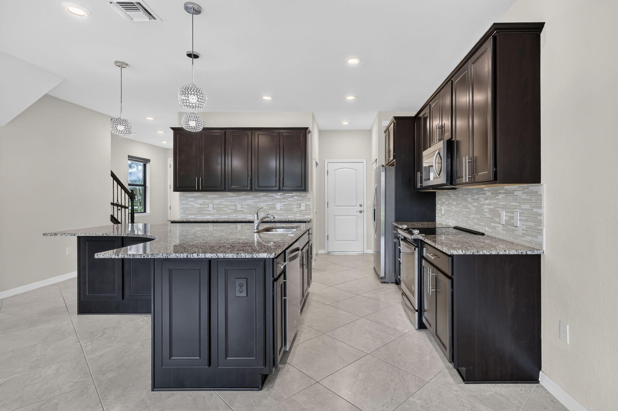 8347 Cadre Noir Road Property Photo 8