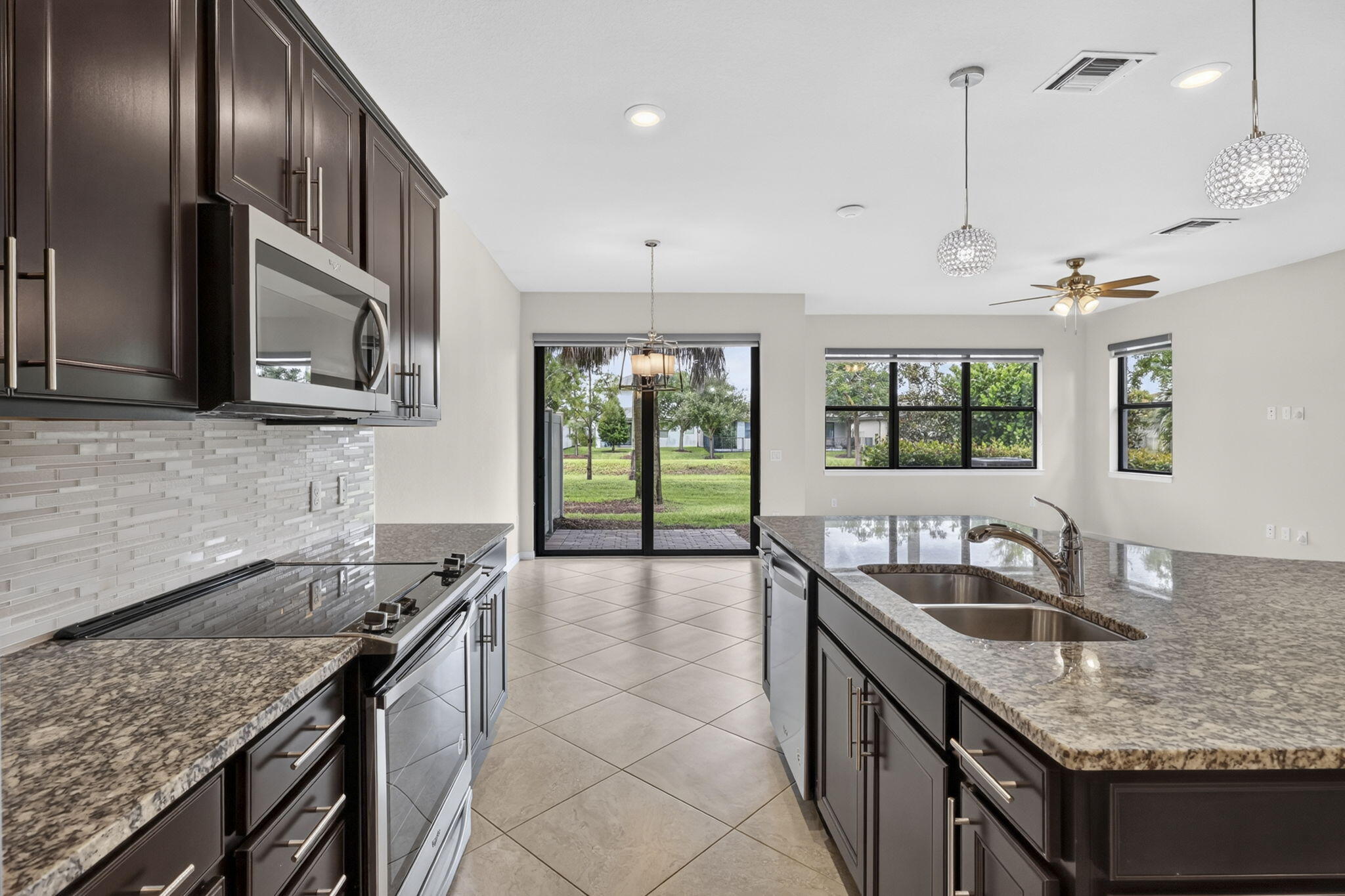 8347 Cadre Noir Road Property Photo 11