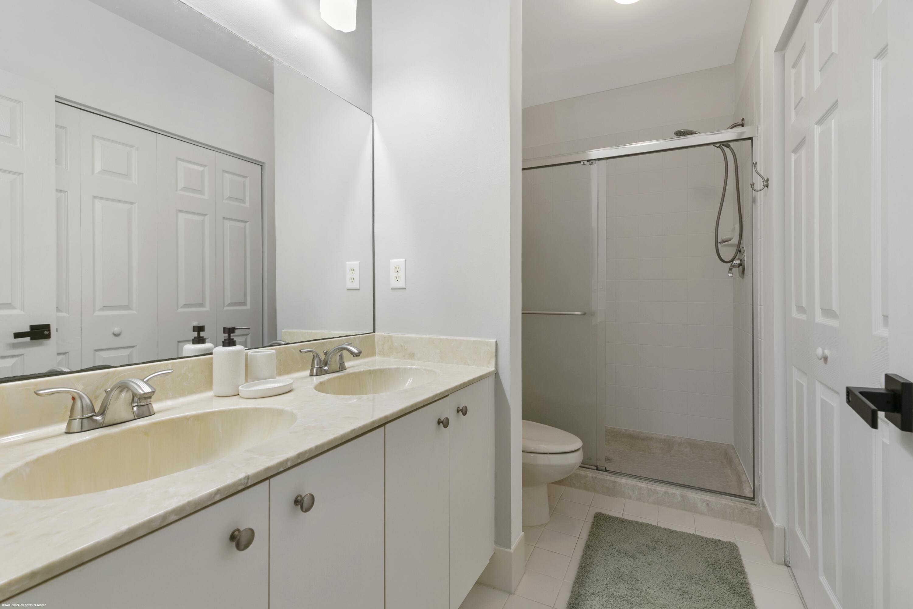 1543 Westchester Avenue Property Photo 8