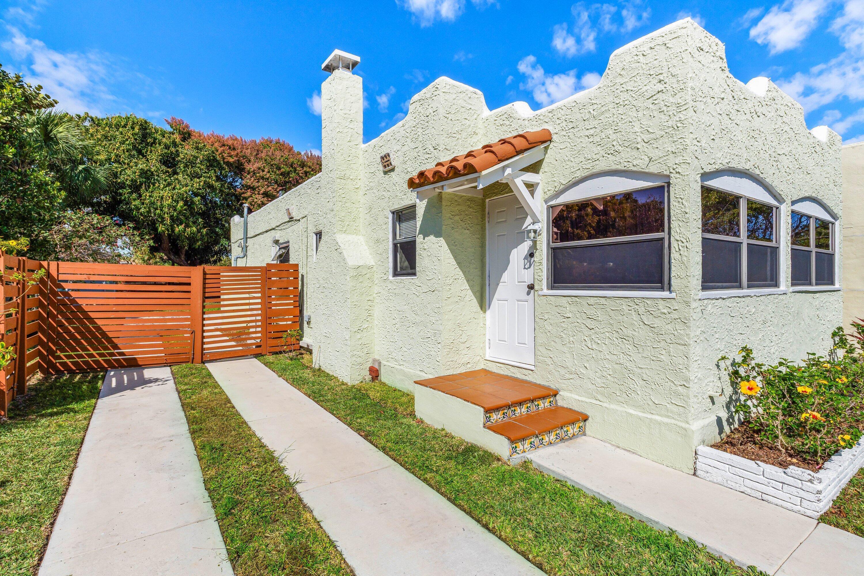 921 S M Street Property Photo 1