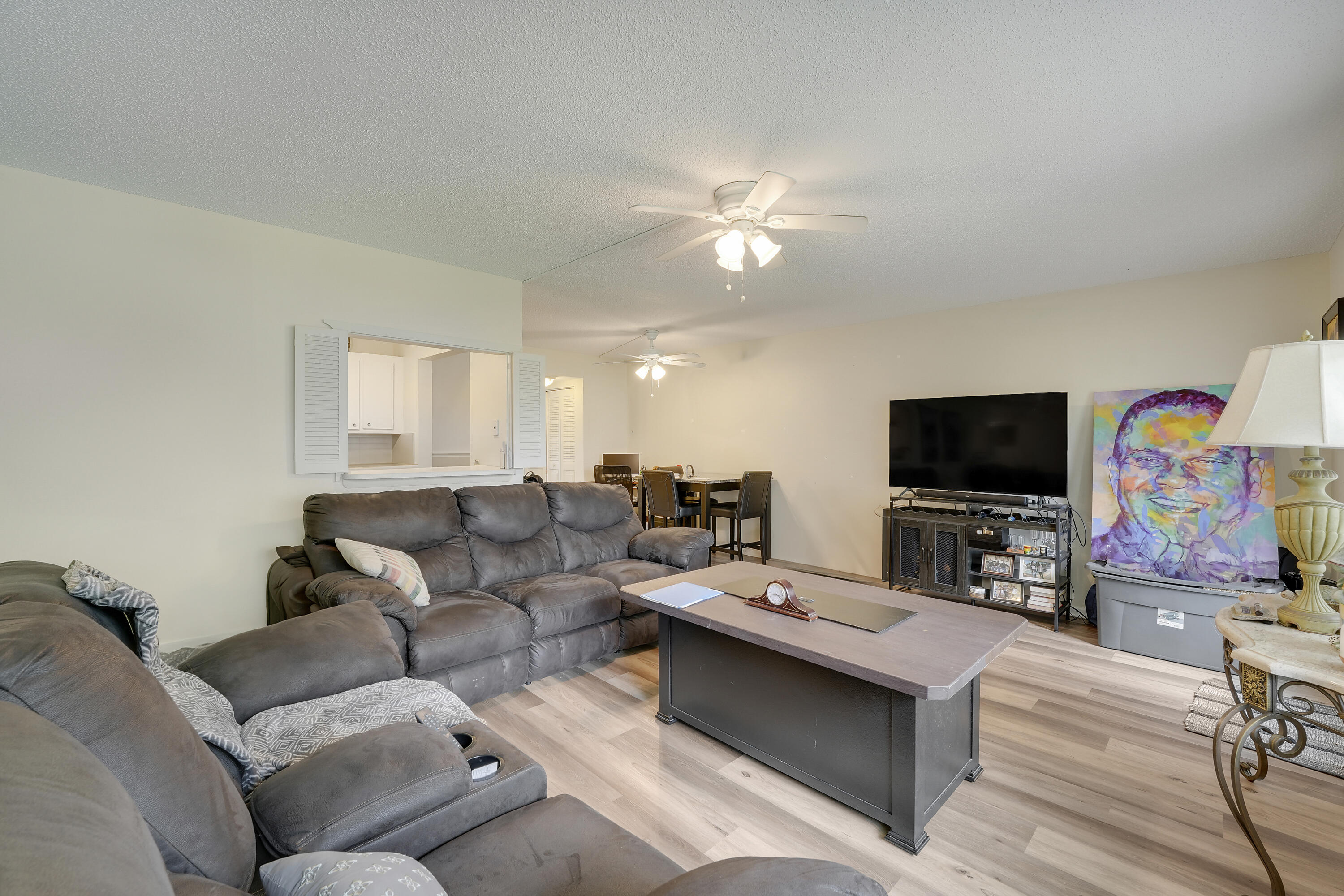 146 Mansfield D Property Photo 4