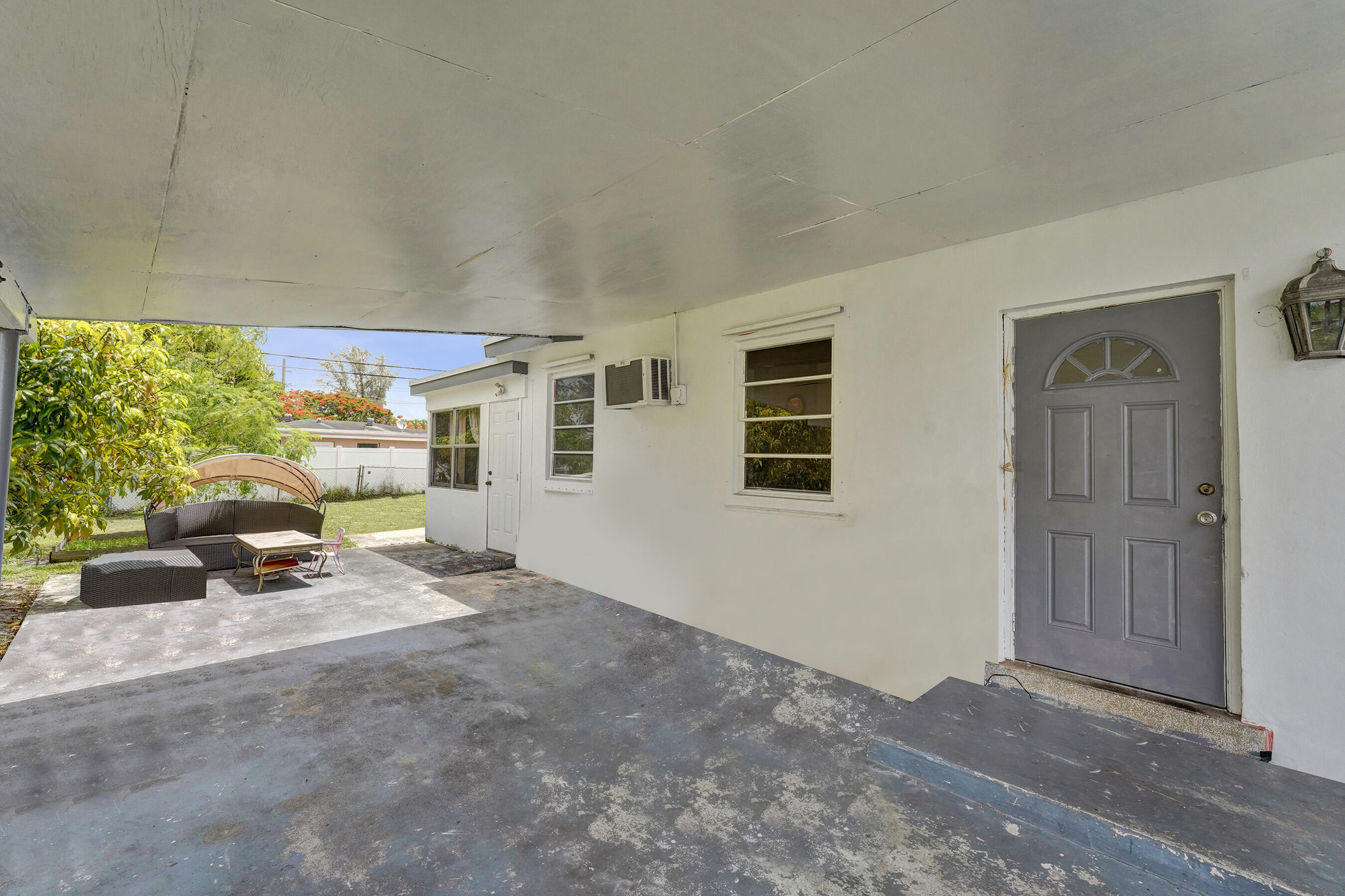 4111 Sw 32nd Drive Property Photo 4