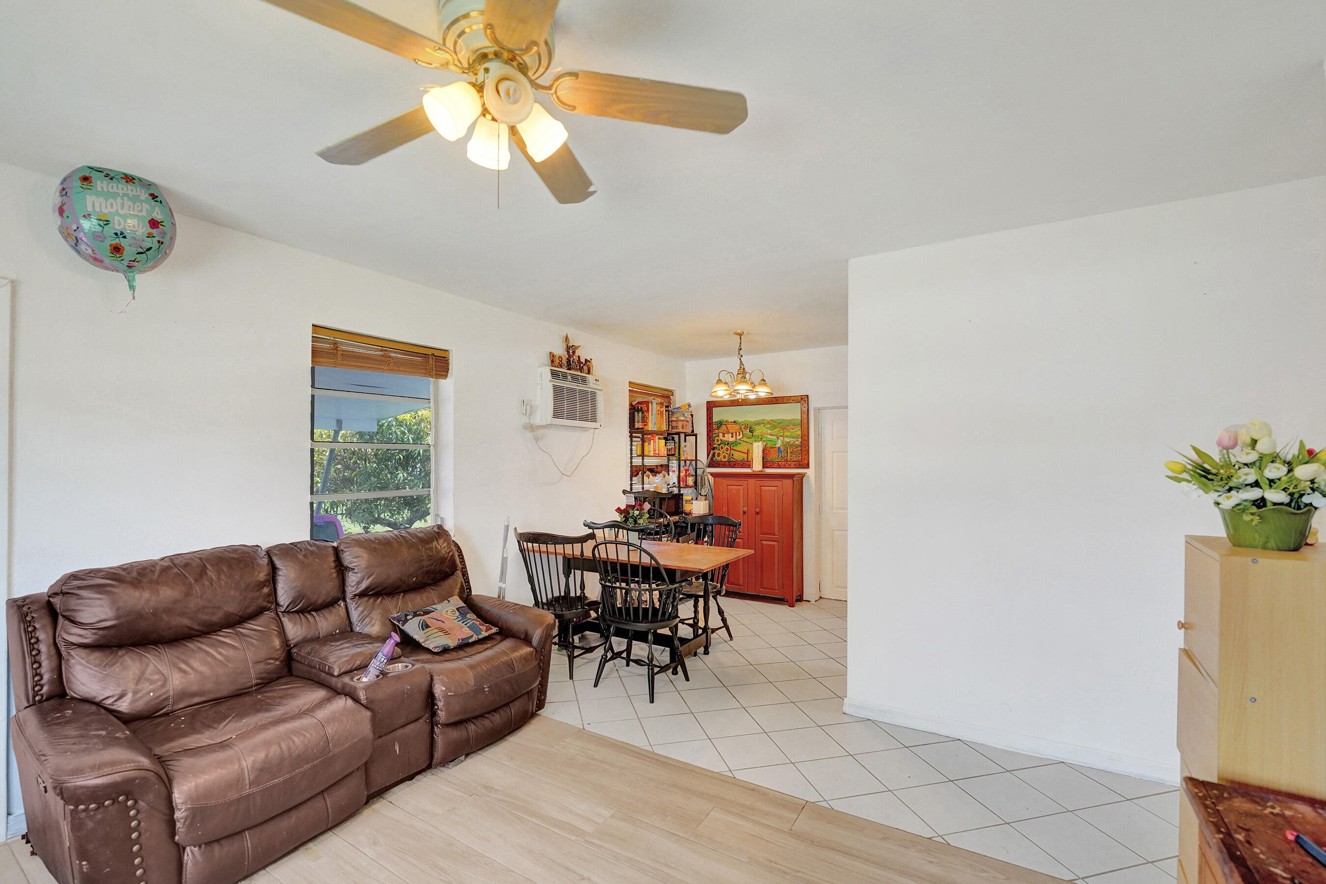 4111 Sw 32nd Drive Property Photo 6
