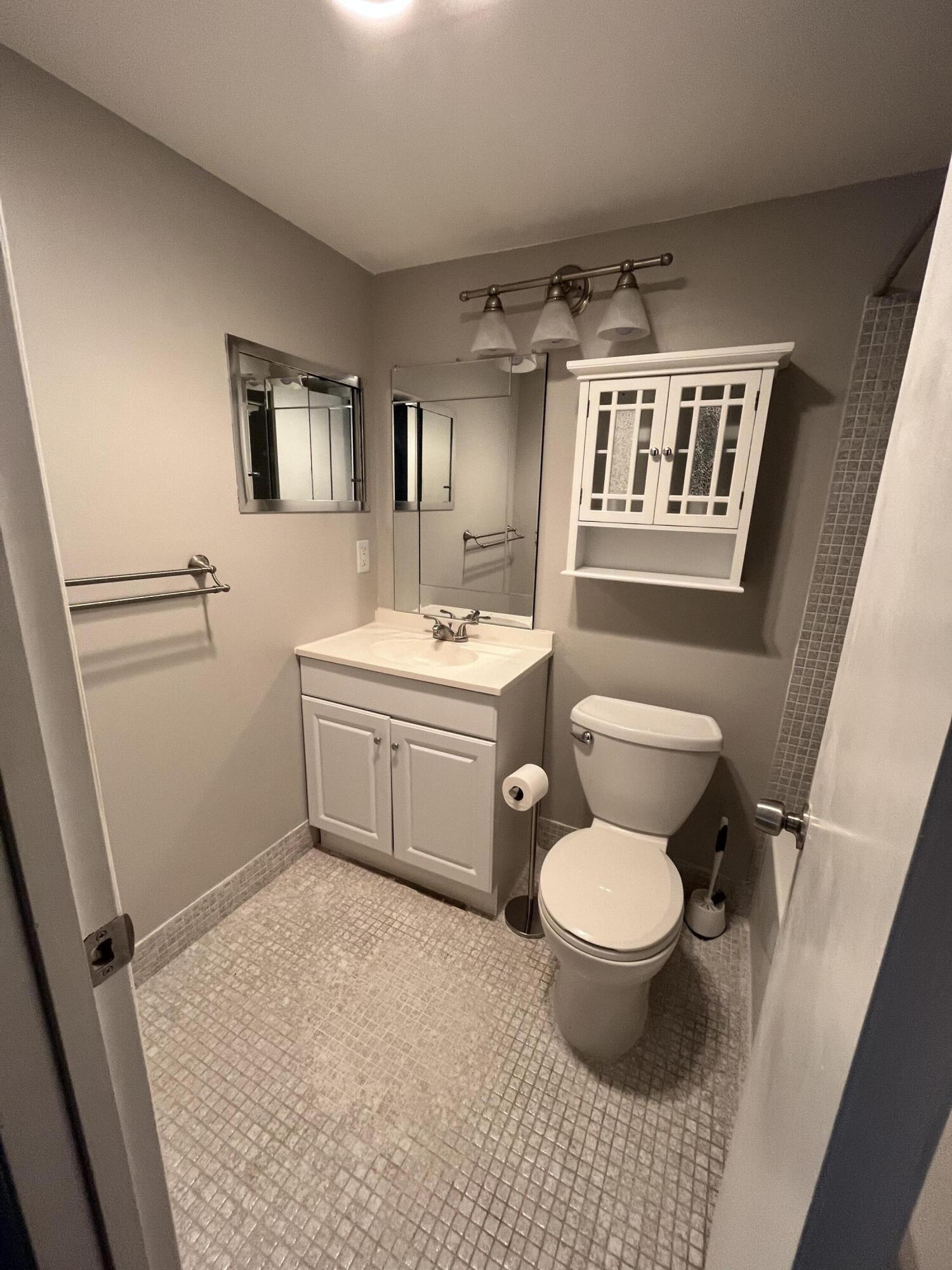119 E Westbury E 119 Property Photo 9