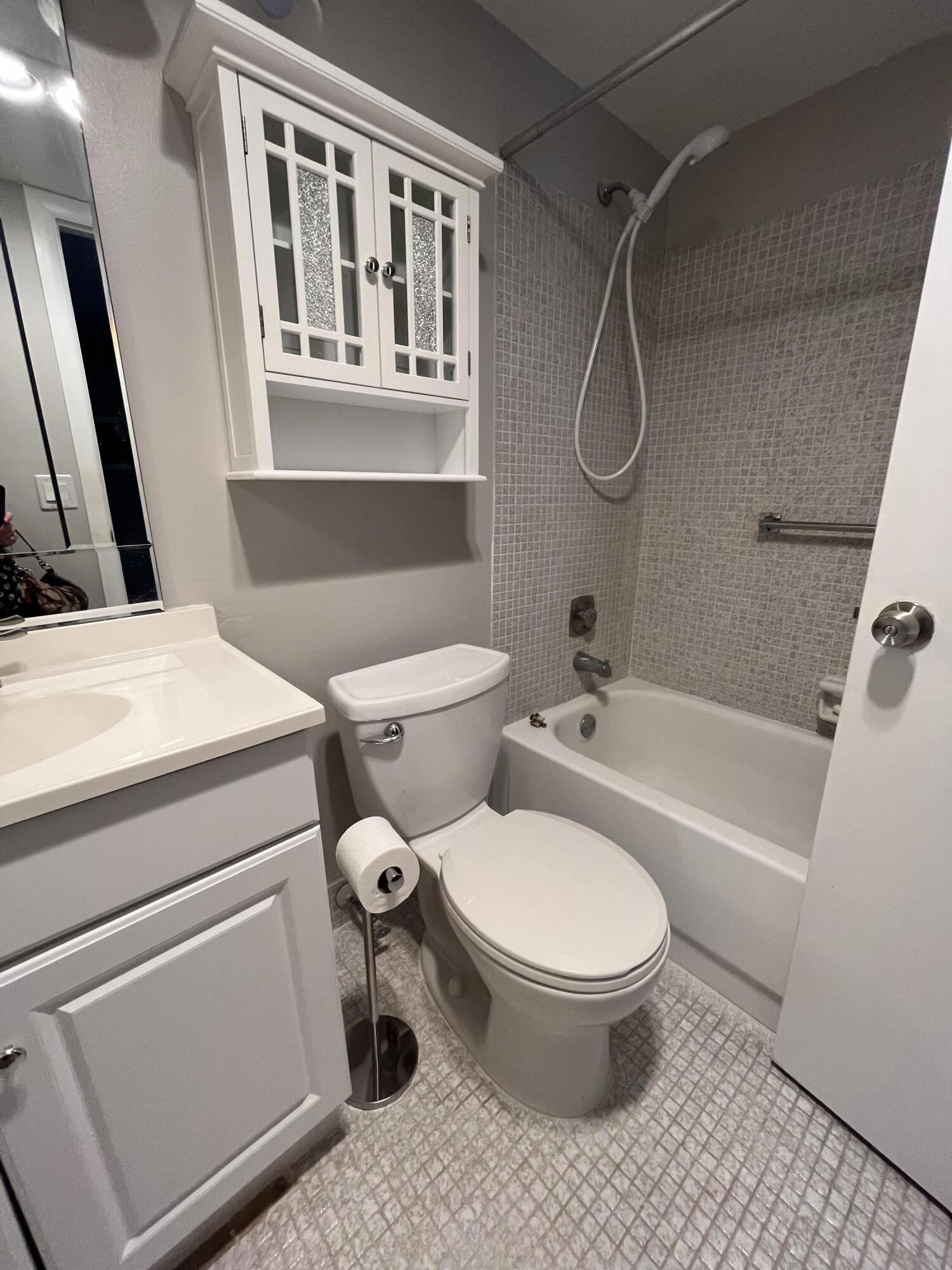119 E Westbury E 119 Property Photo 10