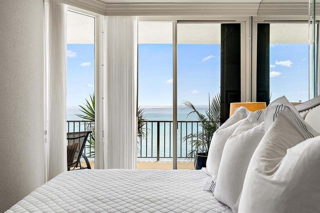 800 Ocean Drive 1104 Property Photo 3